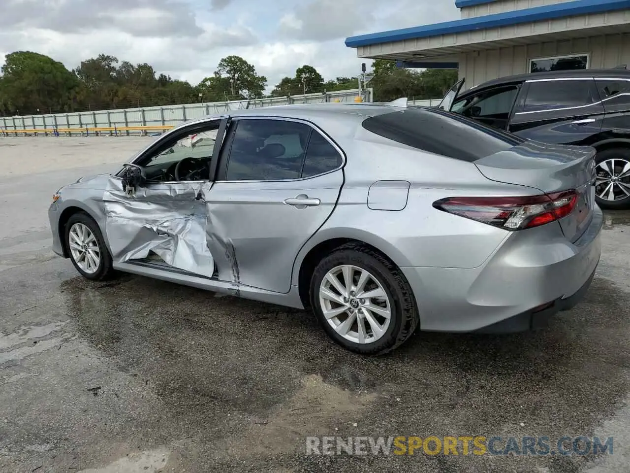 2 Photograph of a damaged car 4T1R11AK4MU591339 TOYOTA CAMRY 2021