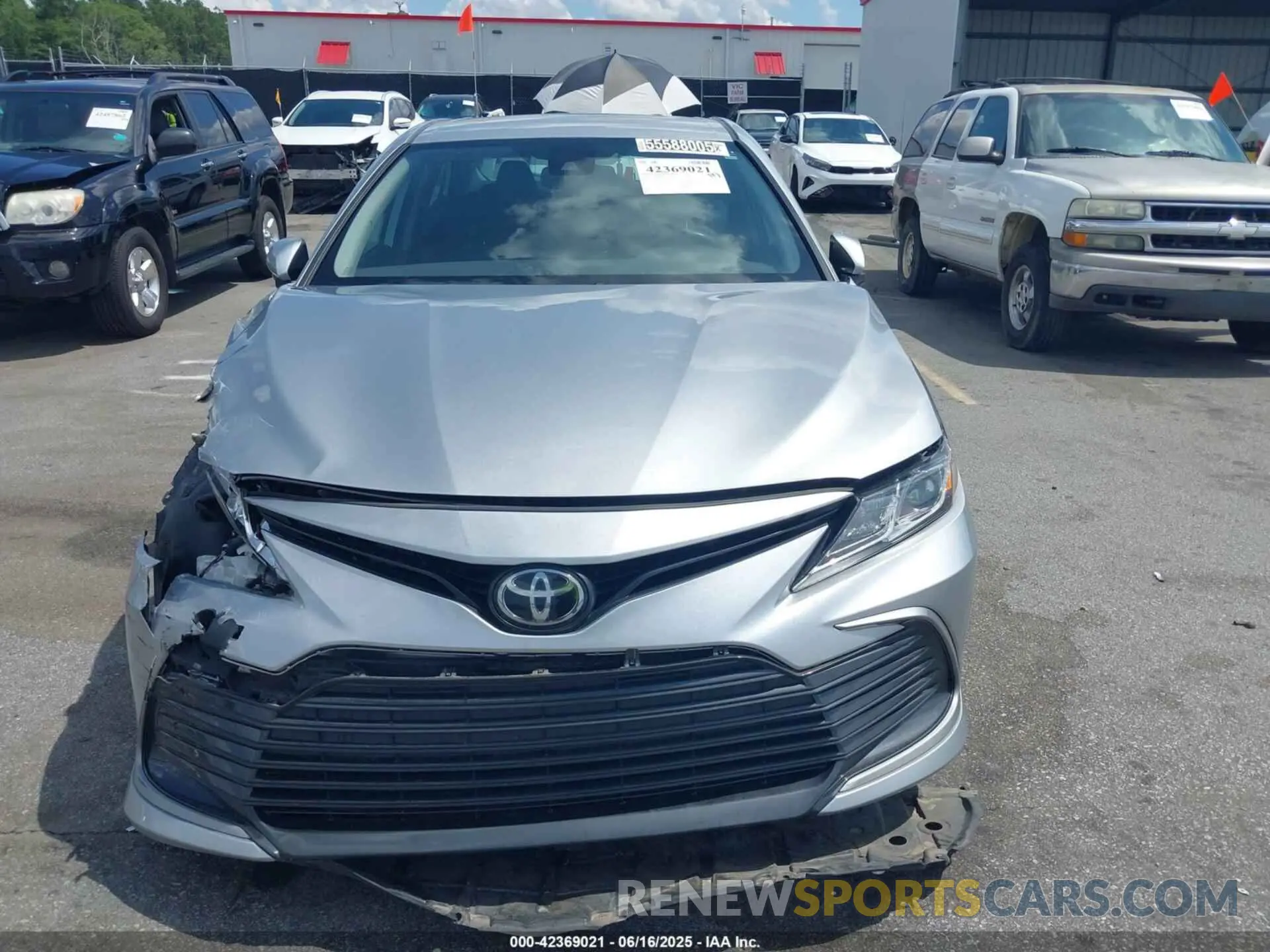 12 Photograph of a damaged car 4T1R11AK5MU433866 TOYOTA CAMRY 2021