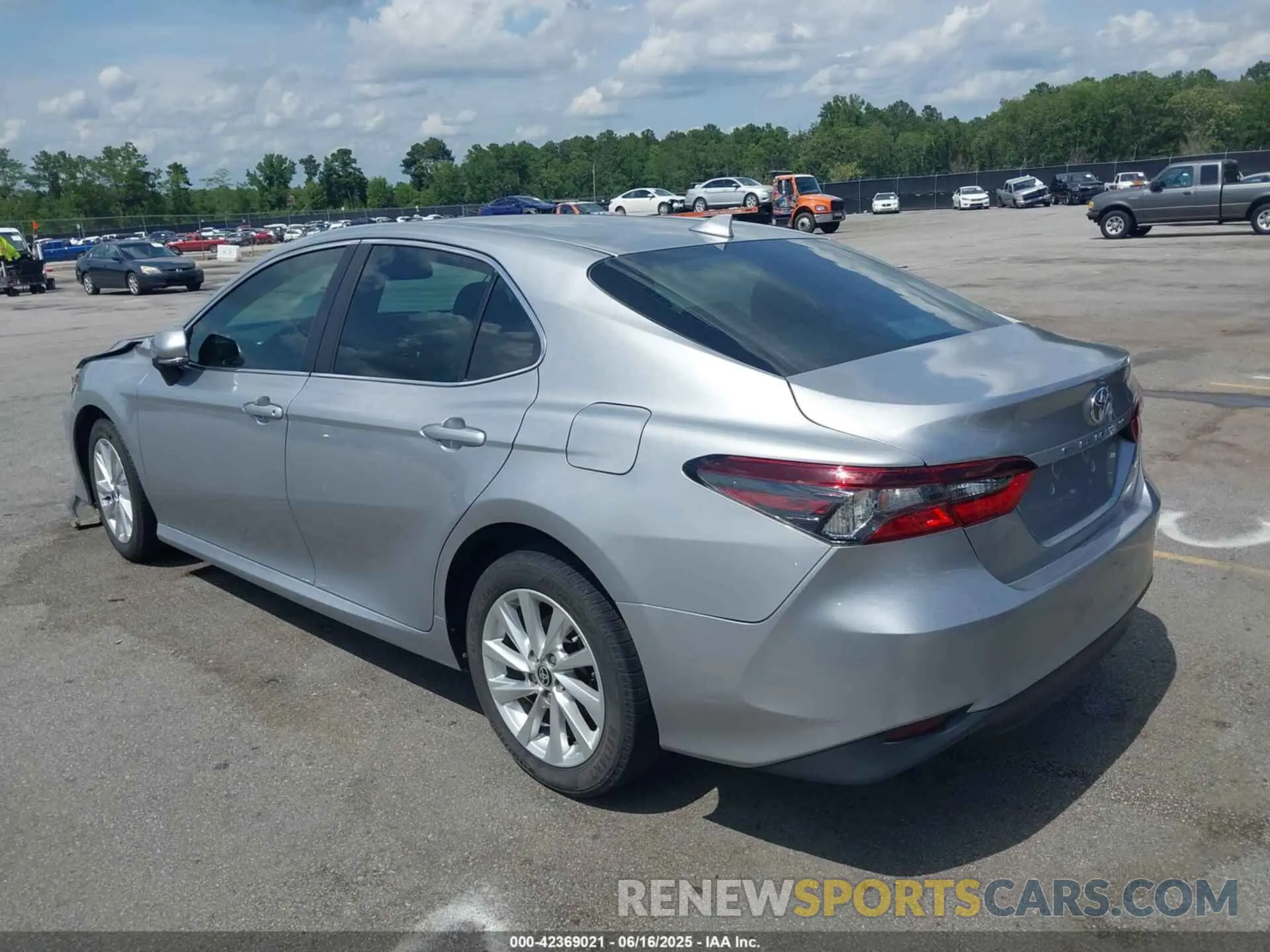 3 Photograph of a damaged car 4T1R11AK5MU433866 TOYOTA CAMRY 2021