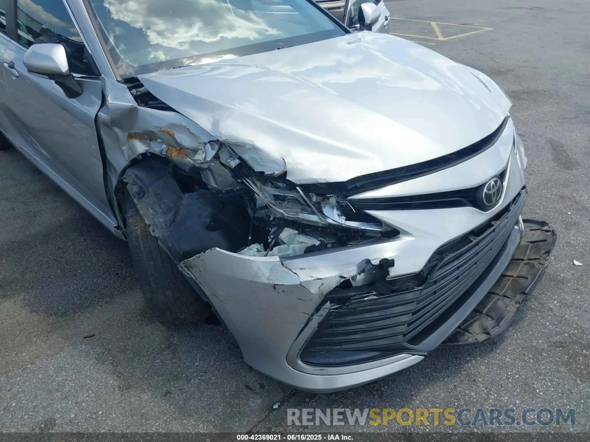 6 Photograph of a damaged car 4T1R11AK5MU433866 TOYOTA CAMRY 2021