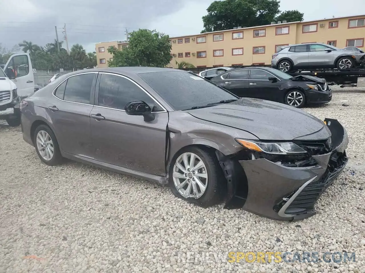 4 Photograph of a damaged car 4T1R11AK7MU452144 TOYOTA CAMRY 2021