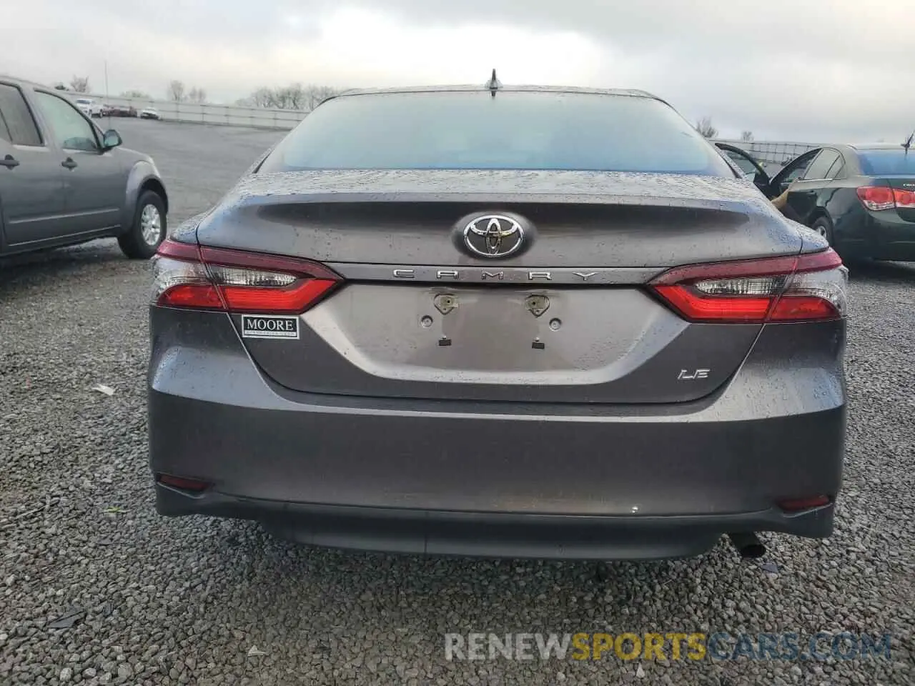 6 Photograph of a damaged car 4T1R11AK8MU495567 TOYOTA CAMRY 2021
