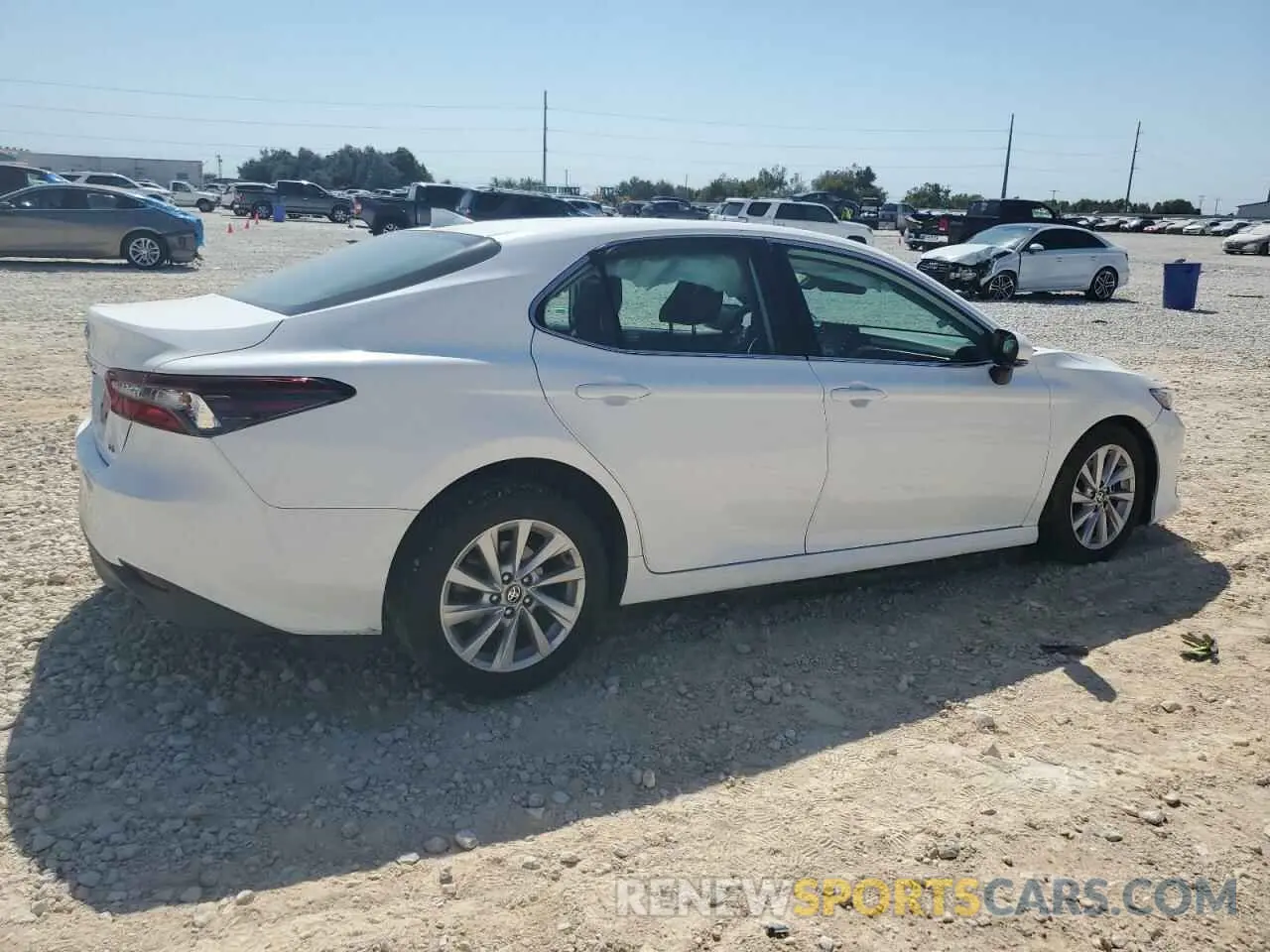 3 Фотография поврежденного автомобиля 4T1R11AKXMU578806 TOYOTA CAMRY 2021