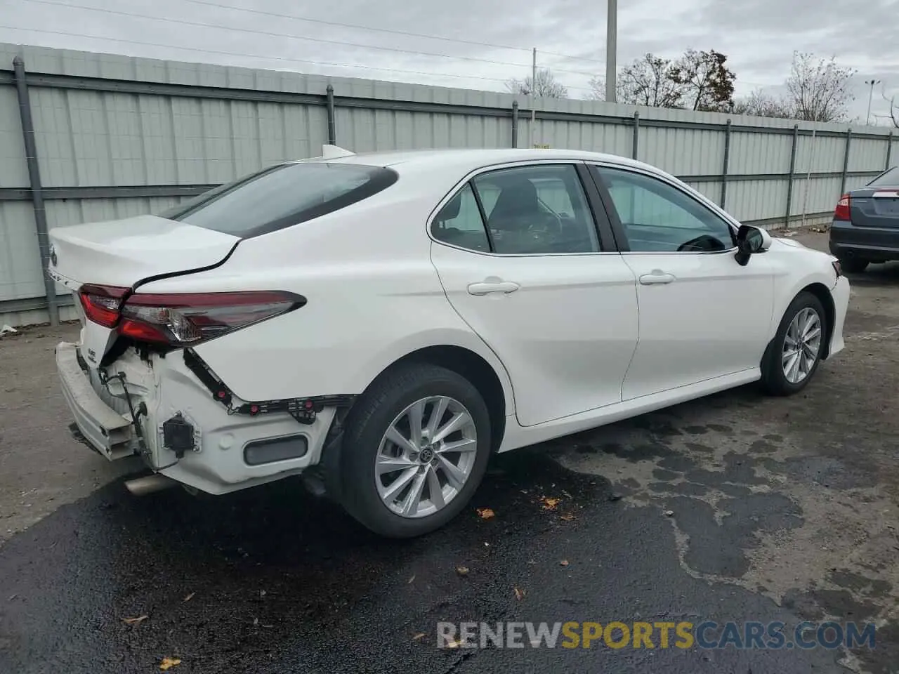 3 Фотография поврежденного автомобиля 4T1R11BK5MU020439 TOYOTA CAMRY 2021