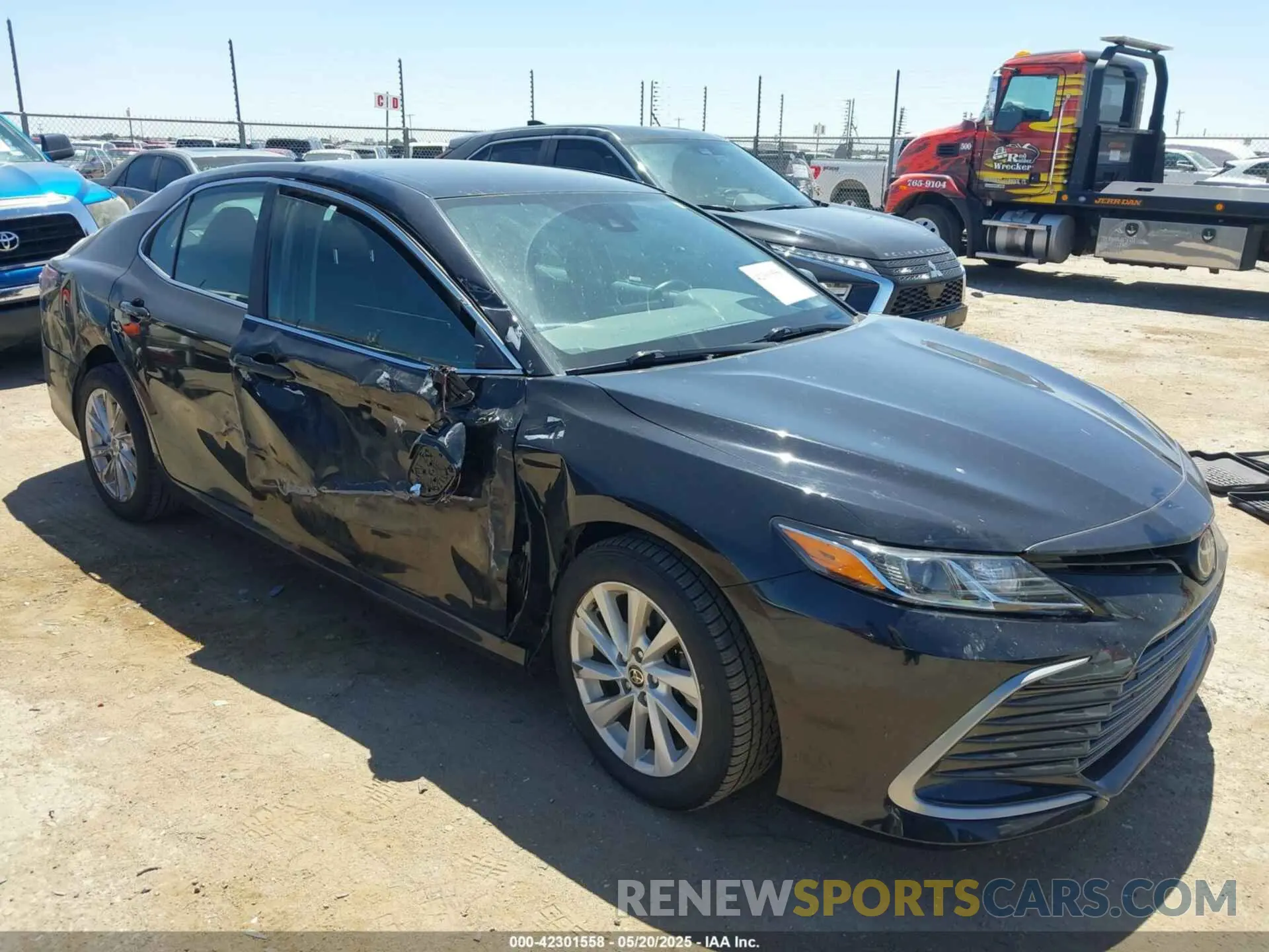 1 Photograph of a damaged car 4T1R11BK5MU025785 TOYOTA CAMRY 2021
