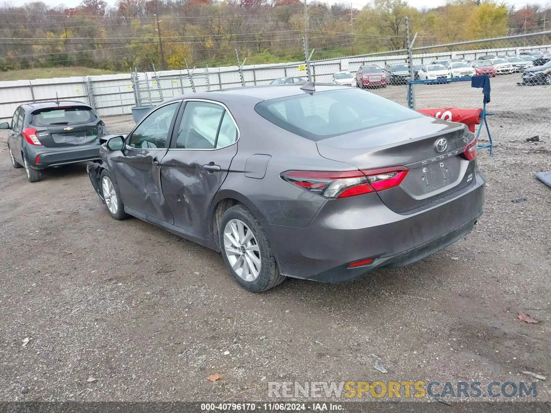 3 Фотография поврежденного автомобиля 4T1R11BK7MU039395 TOYOTA CAMRY 2021