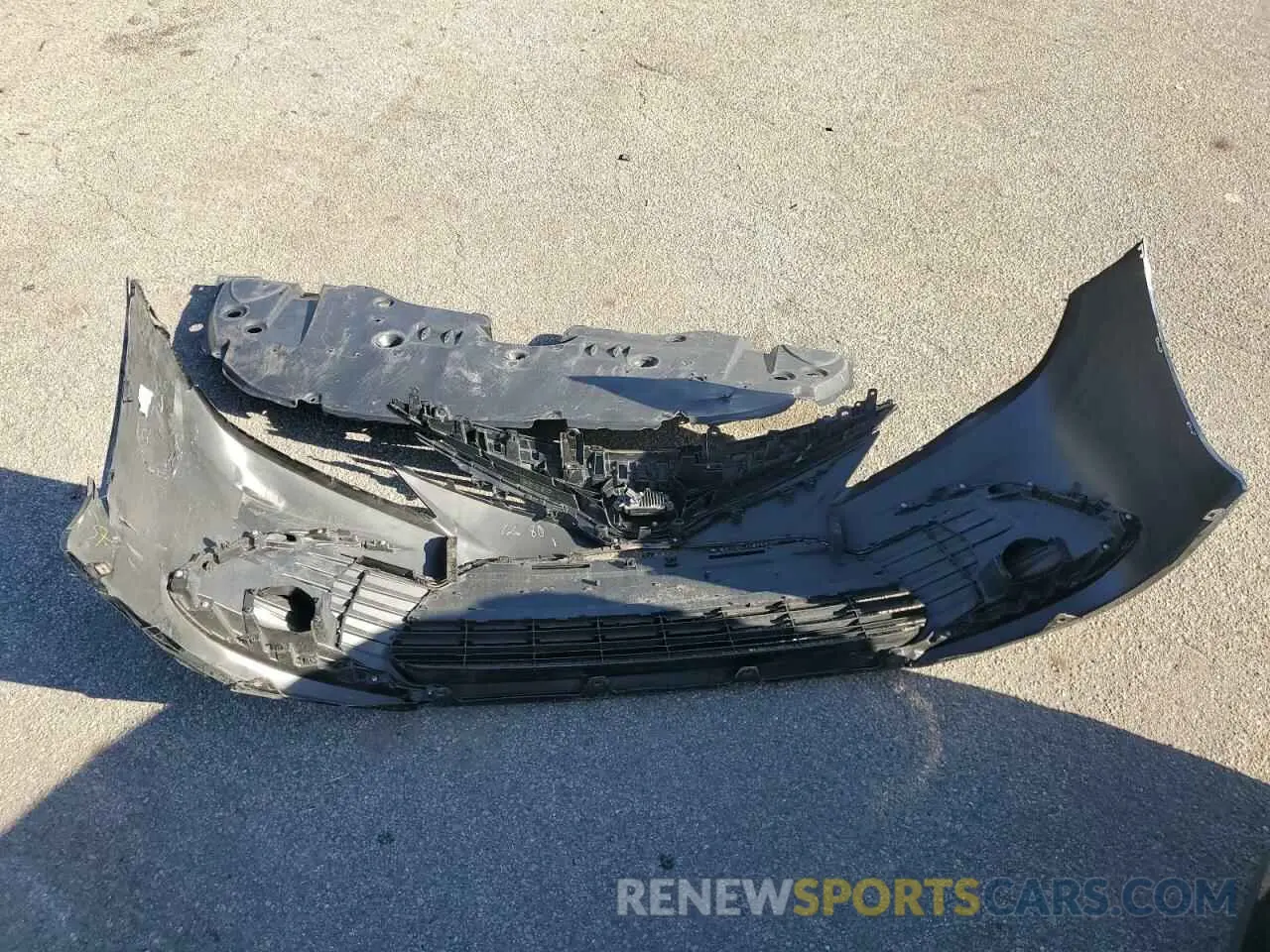 12 Photograph of a damaged car 4T1R11BK9MU025031 TOYOTA CAMRY 2021