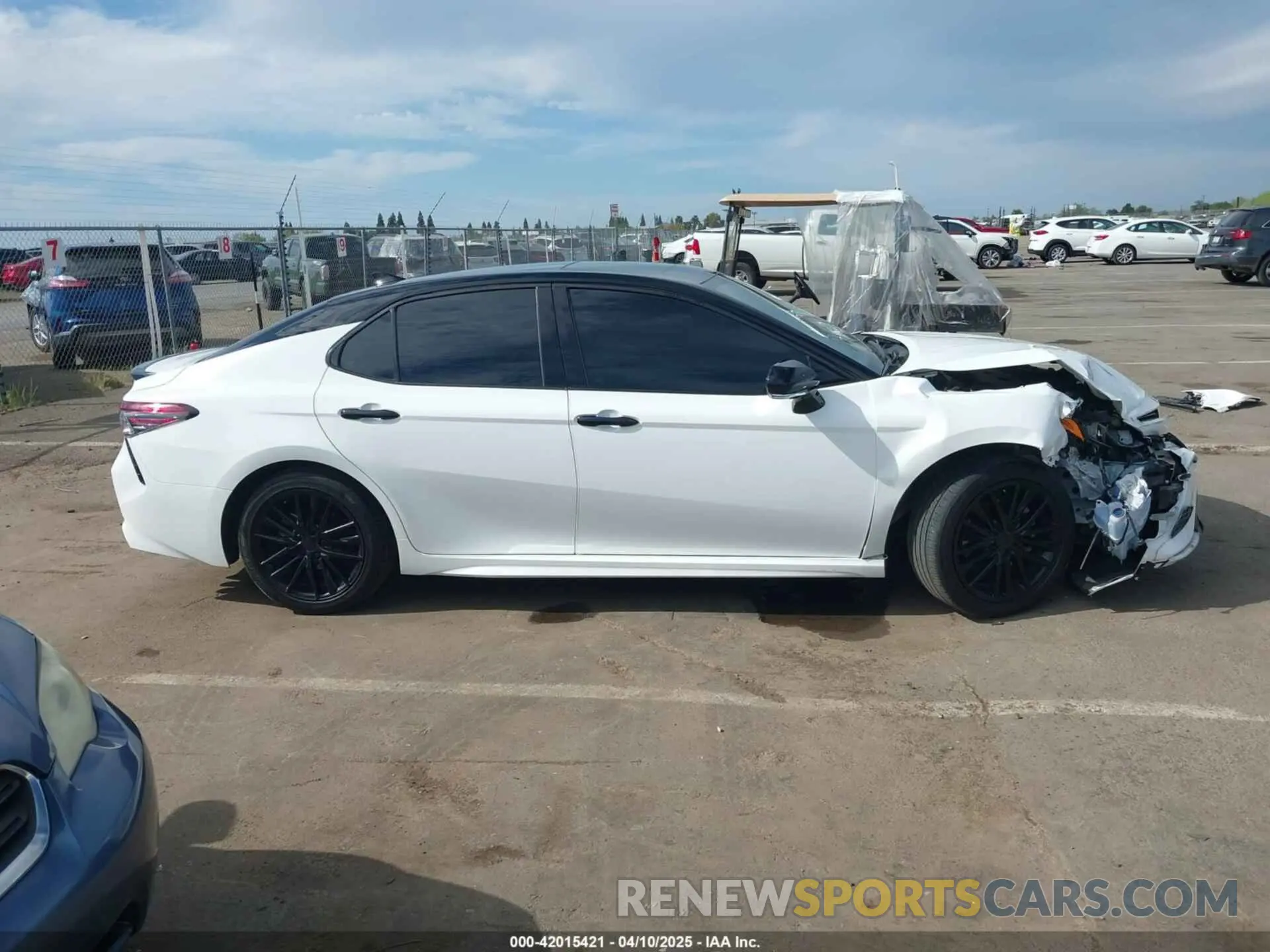 14 Photograph of a damaged car 4T1S11AK7MU460066 TOYOTA CAMRY 2021
