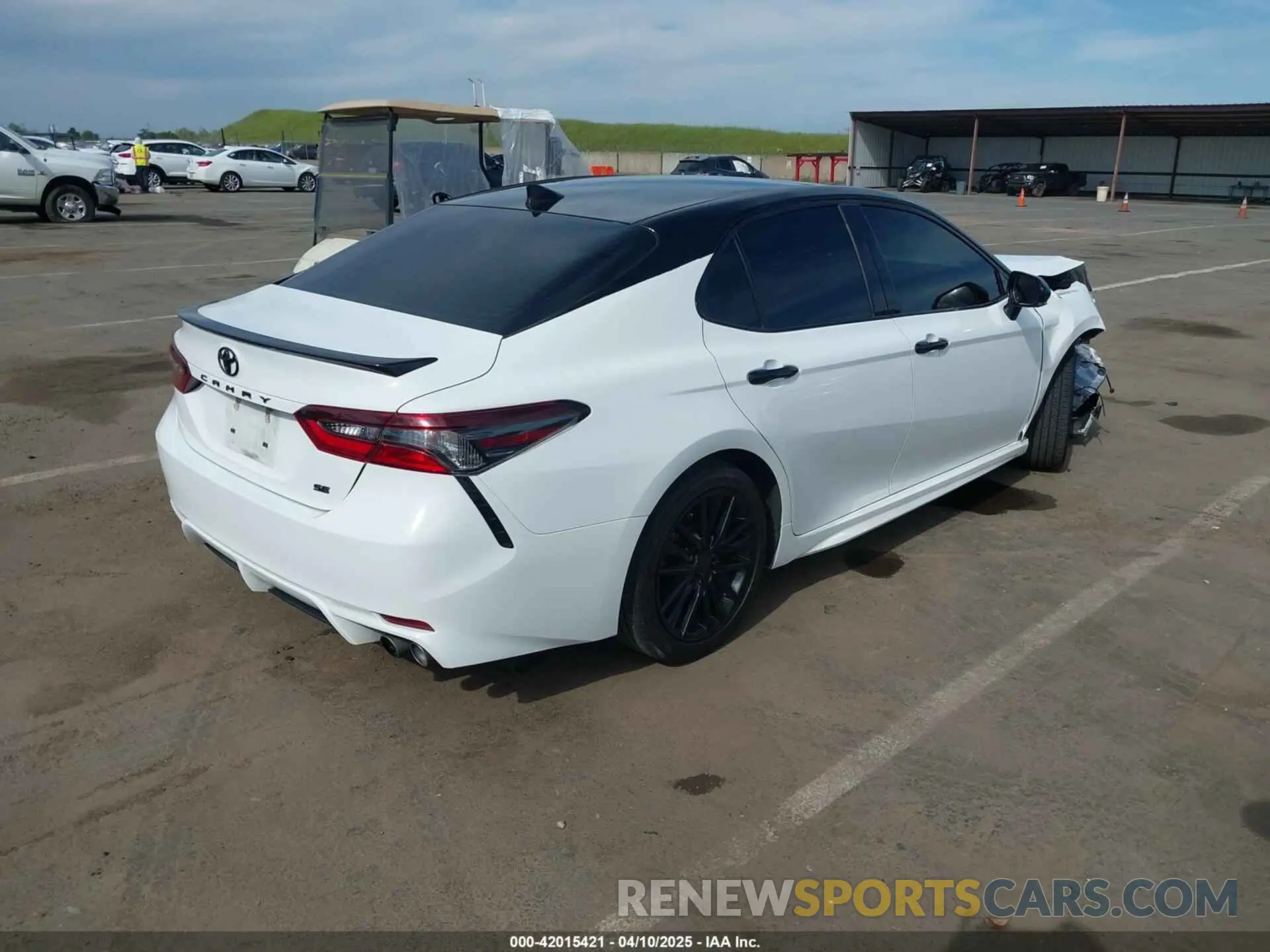 4 Photograph of a damaged car 4T1S11AK7MU460066 TOYOTA CAMRY 2021