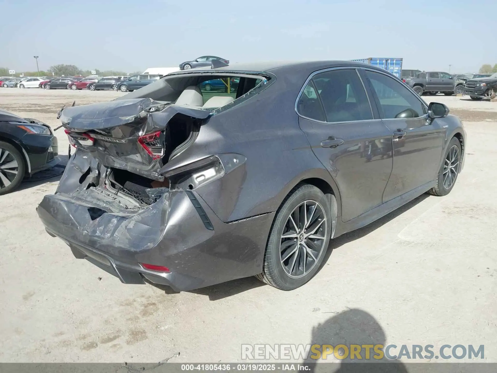 4 Photograph of a damaged car 4T1S31AK0MU023701 TOYOTA CAMRY 2021