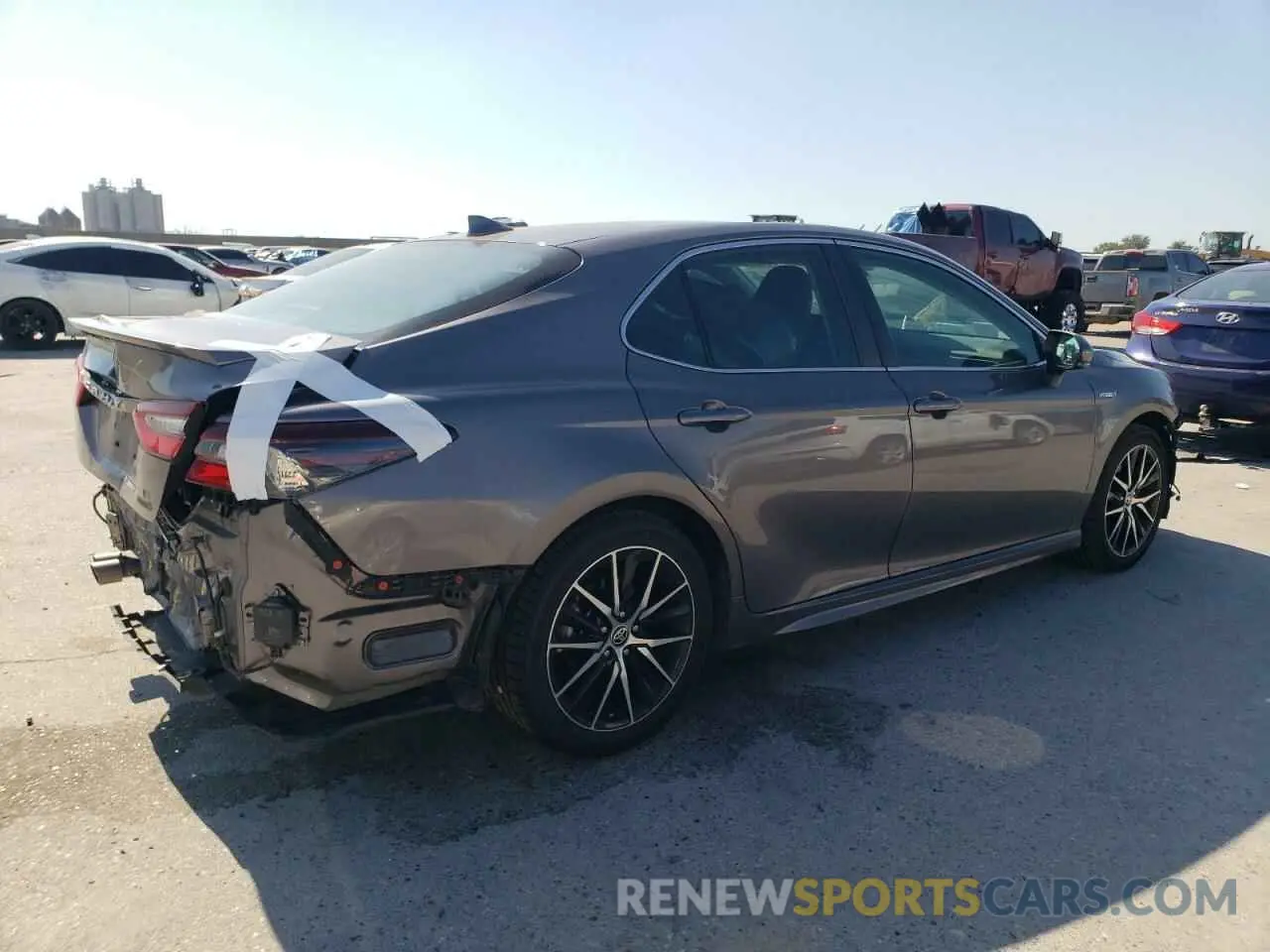 3 Photograph of a damaged car 4T1S31AK0MU569303 TOYOTA CAMRY 2021