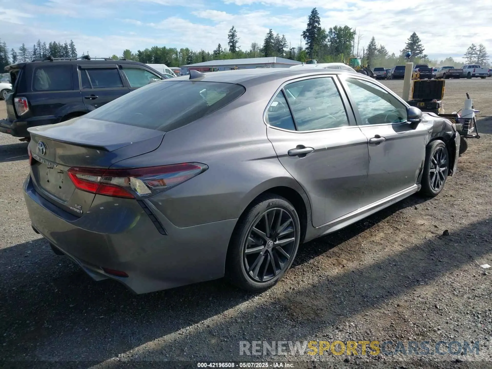 4 Photograph of a damaged car 4T1S31AK3MU568131 TOYOTA CAMRY 2021