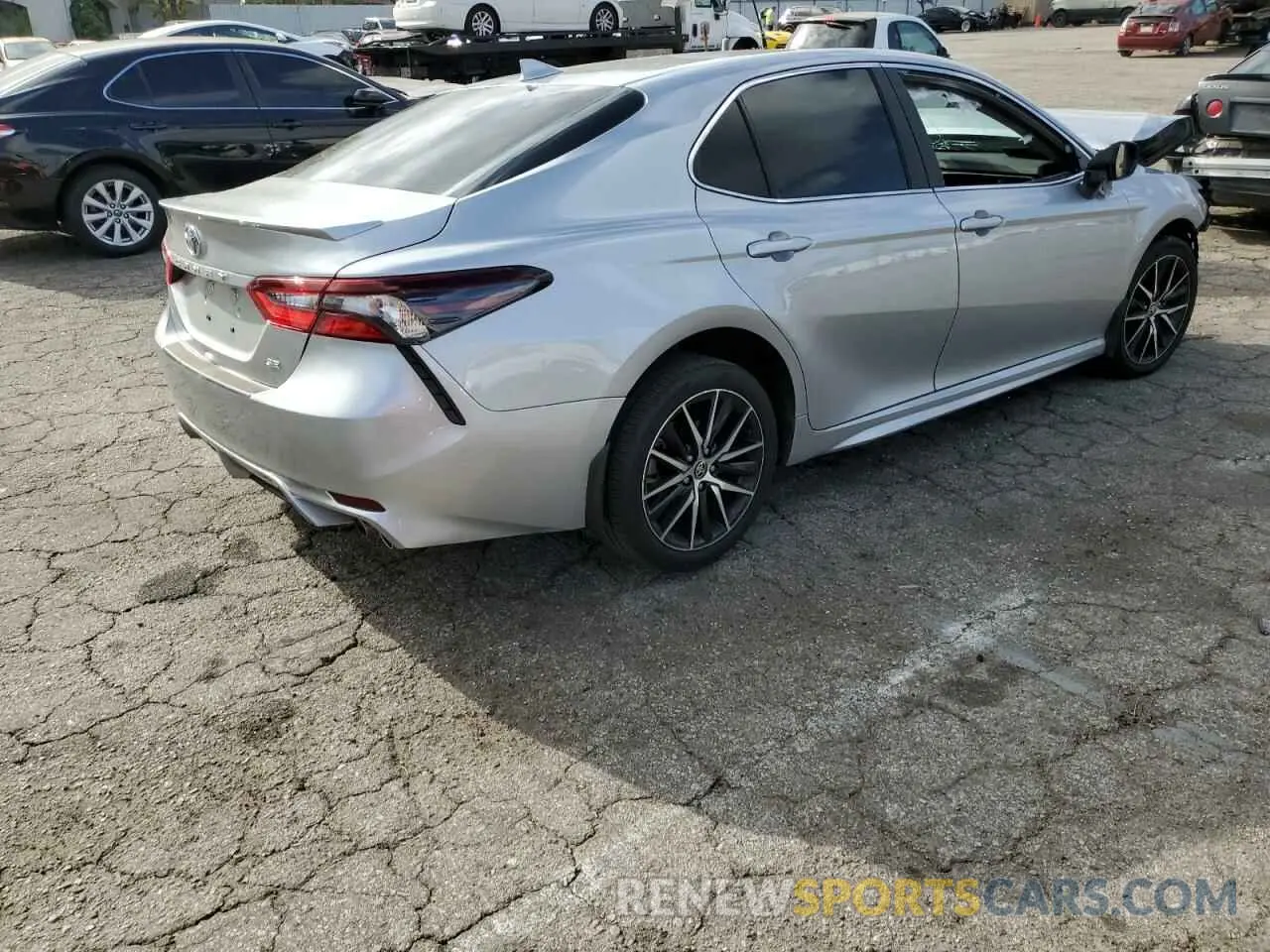 3 Фотография поврежденного автомобиля 4T1T11AK0MU528759 TOYOTA CAMRY 2021