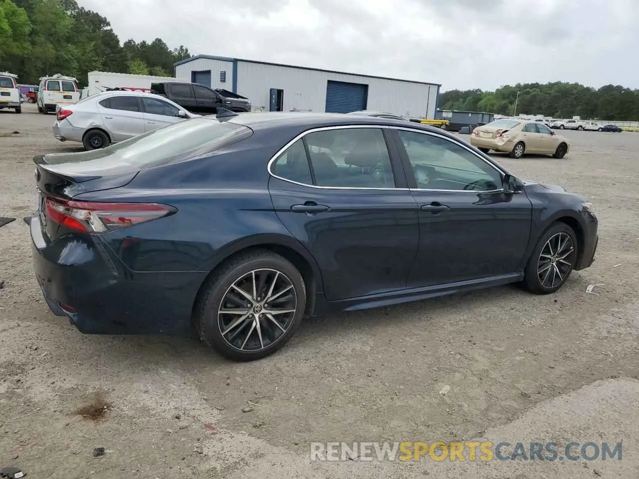 3 Photograph of a damaged car 4T1T11AK0MU536473 TOYOTA CAMRY 2021