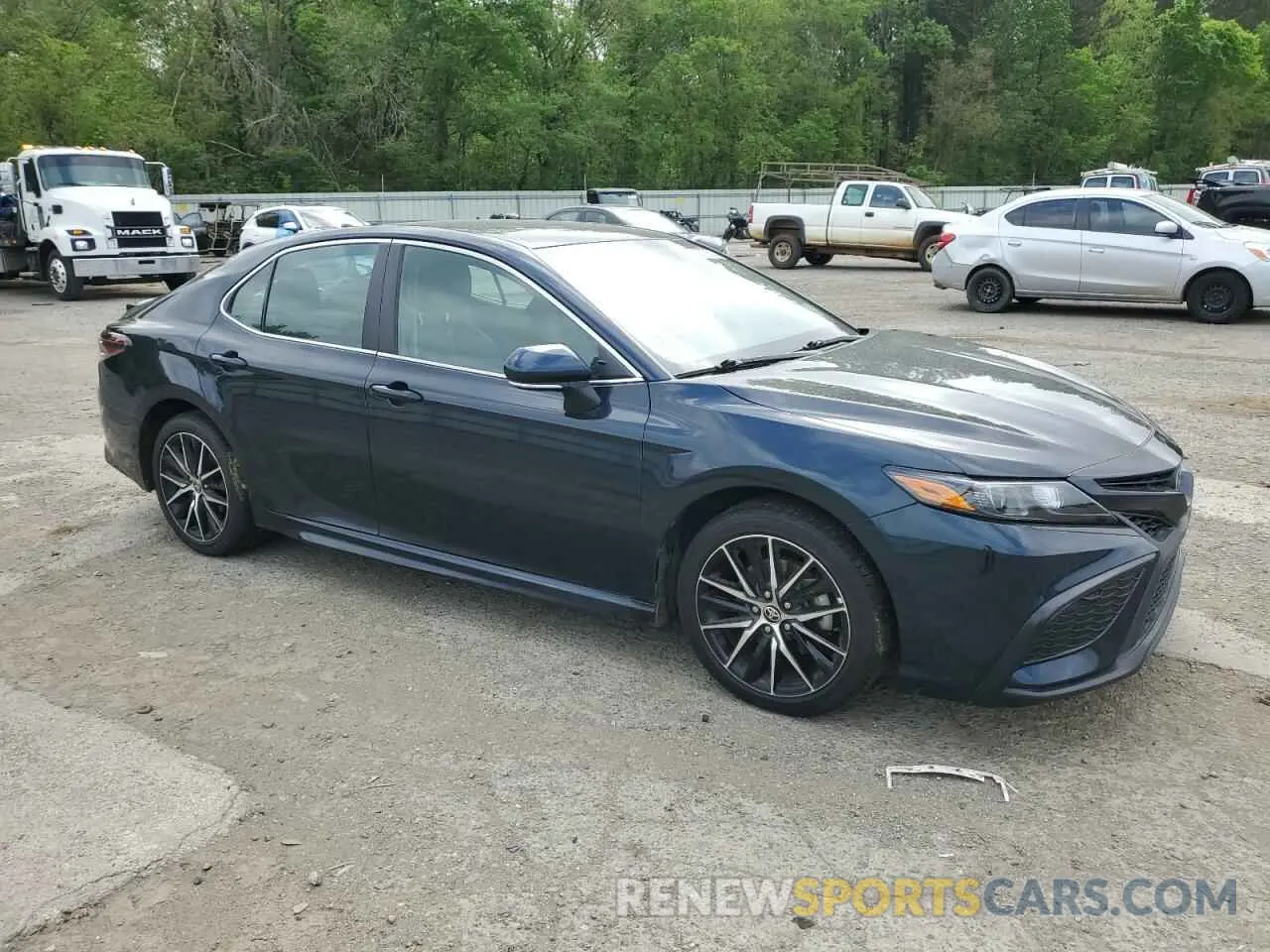 4 Photograph of a damaged car 4T1T11AK0MU536473 TOYOTA CAMRY 2021