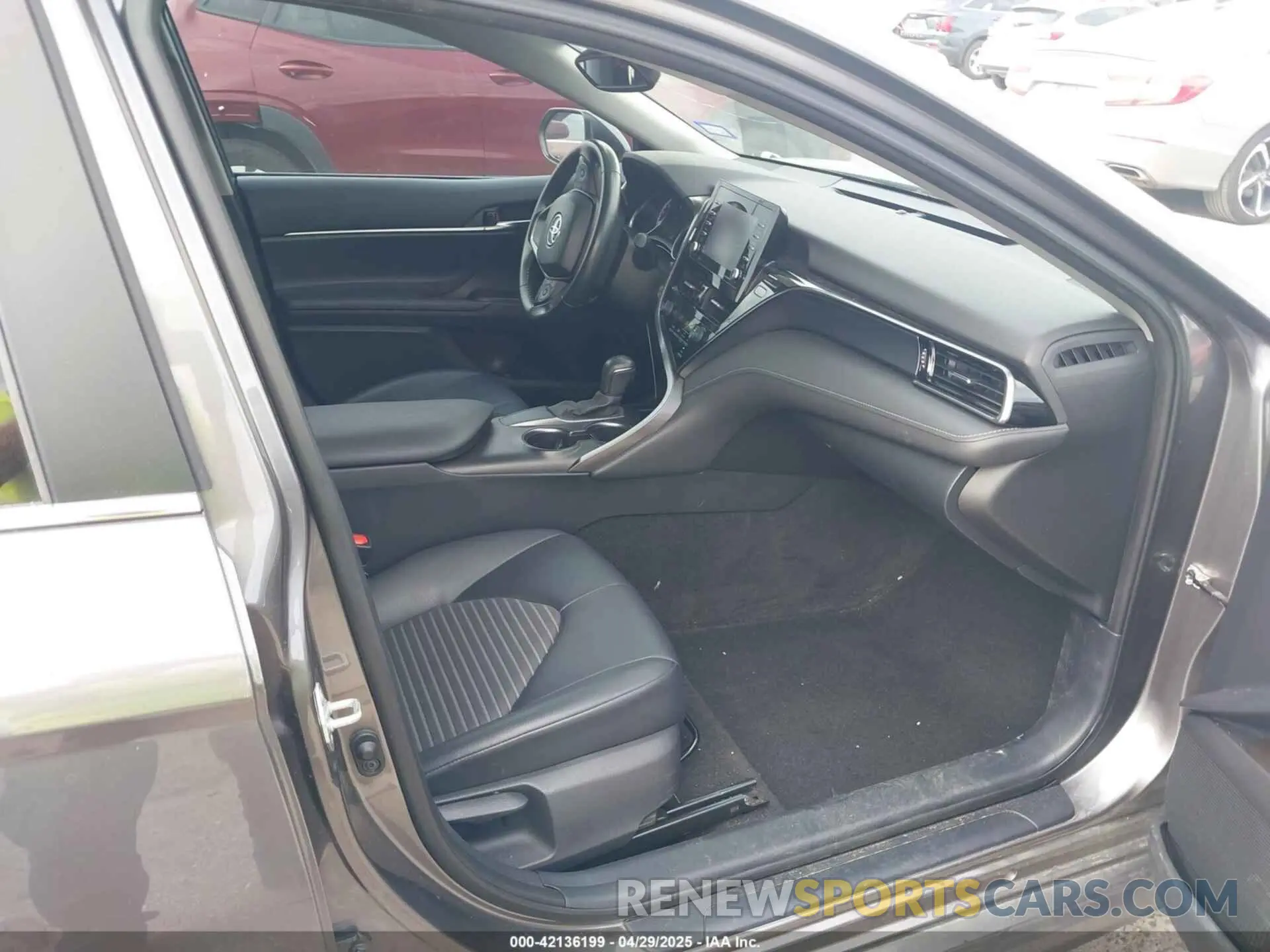 5 Photograph of a damaged car 4T1T11AK1MU521870 TOYOTA CAMRY 2021