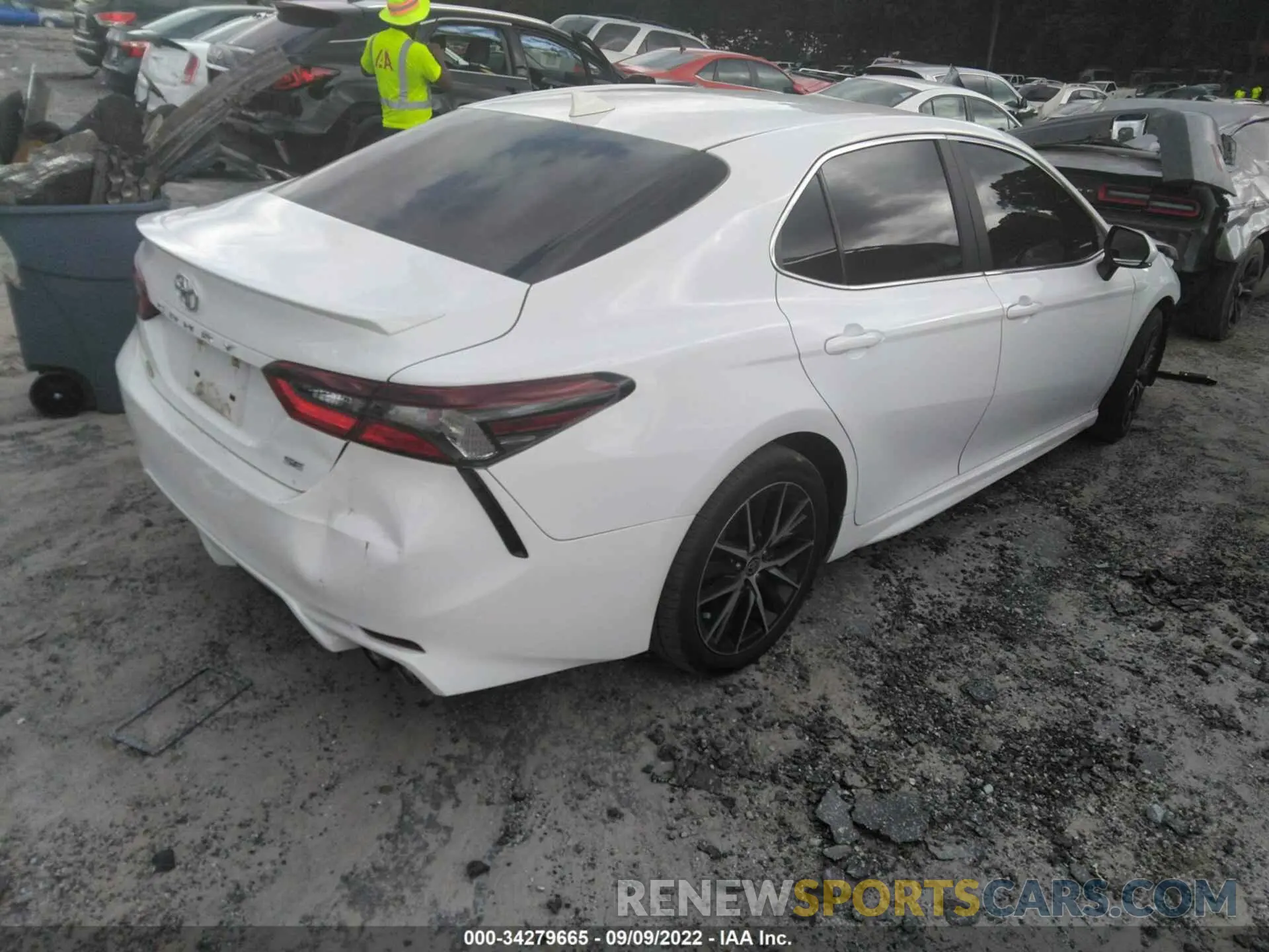 4 Фотография поврежденного автомобиля 4T1T11AK1MU529371 TOYOTA CAMRY 2021