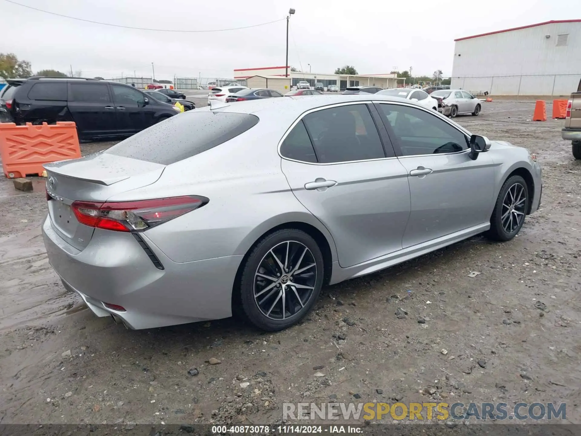 4 Photograph of a damaged car 4T1T11AK1MU540855 TOYOTA CAMRY 2021