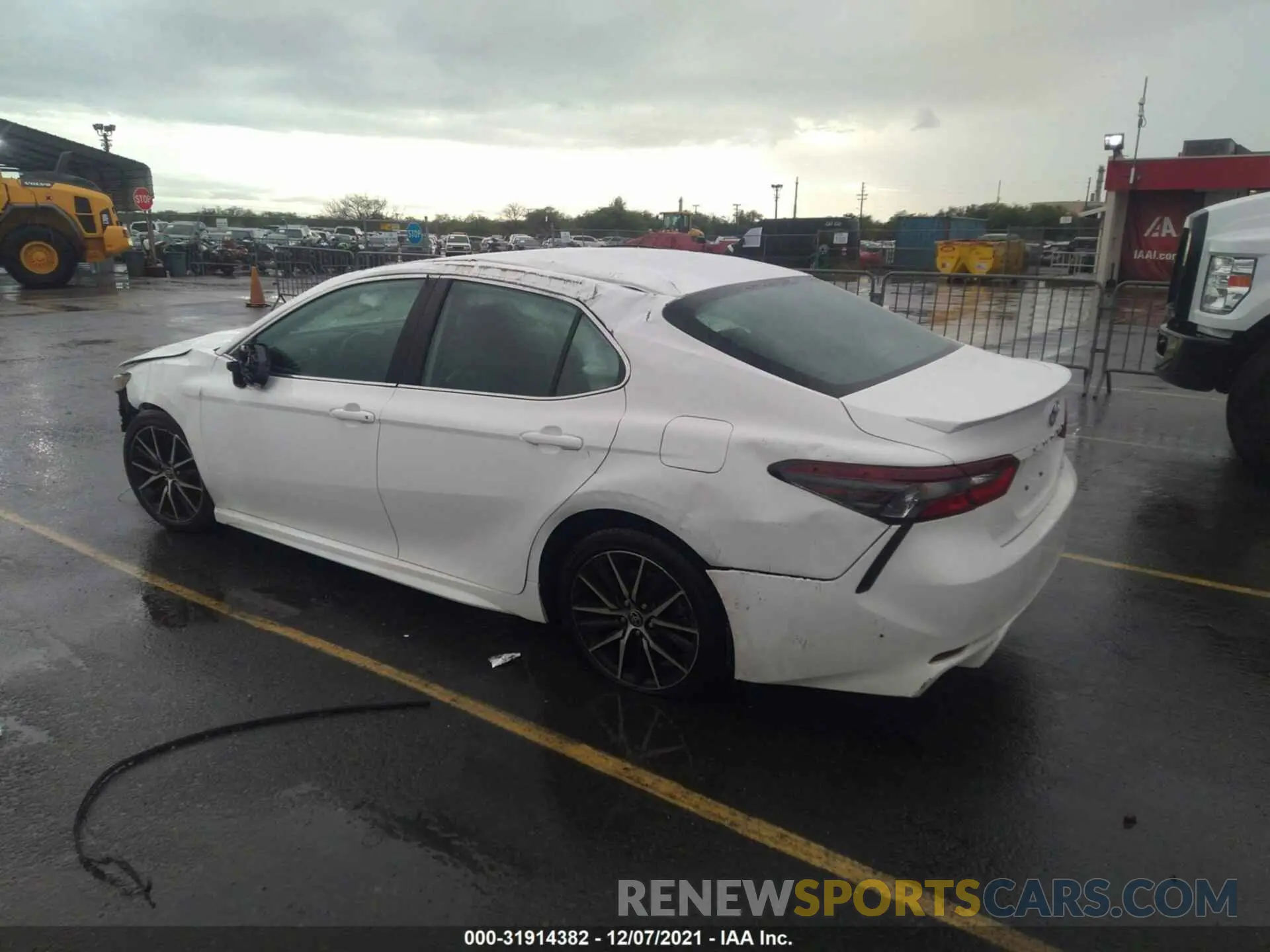 3 Photograph of a damaged car 4T1T11AK2MU432096 TOYOTA CAMRY 2021