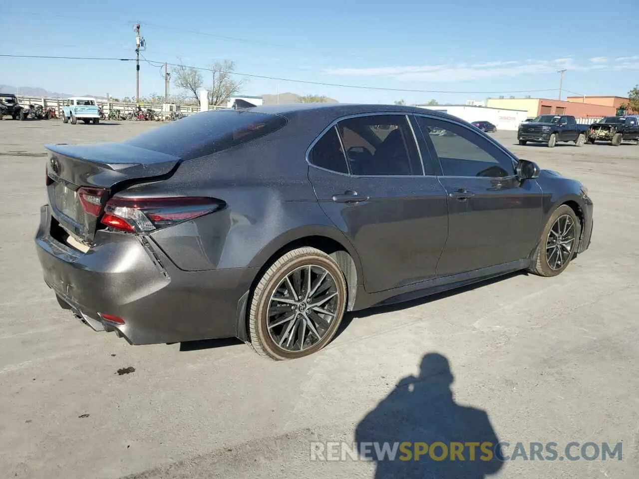 3 Фотография поврежденного автомобиля 4T1T11AK2MU551640 TOYOTA CAMRY 2021