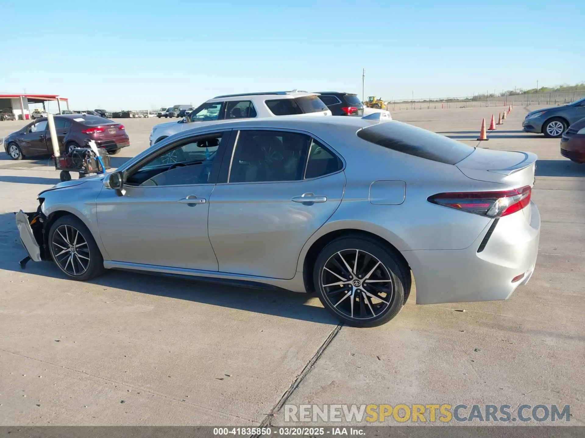 14 Photograph of a damaged car 4T1T11AK3MU431765 TOYOTA CAMRY 2021