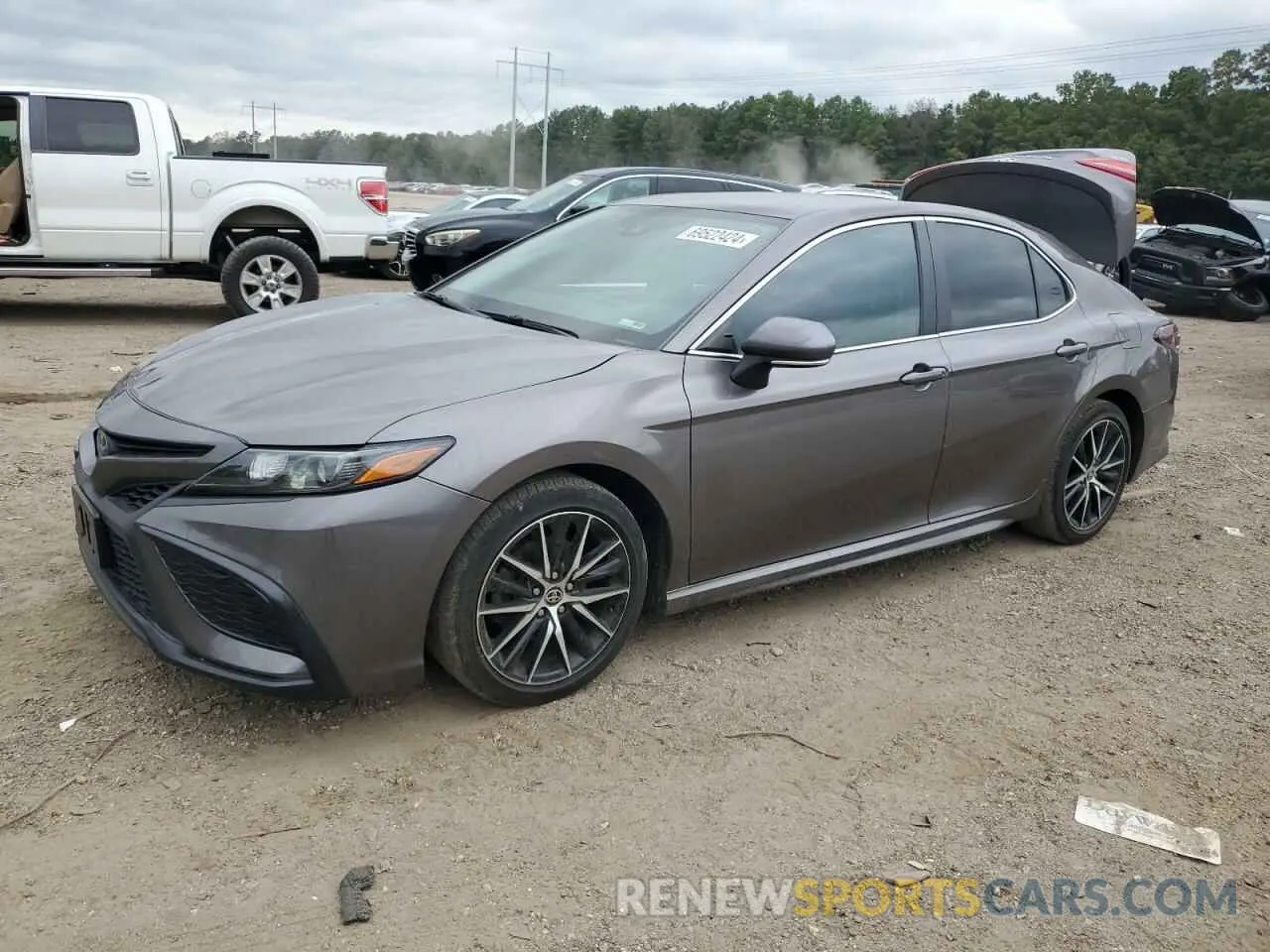 1 Photograph of a damaged car 4T1T11AK4MU440121 TOYOTA CAMRY 2021