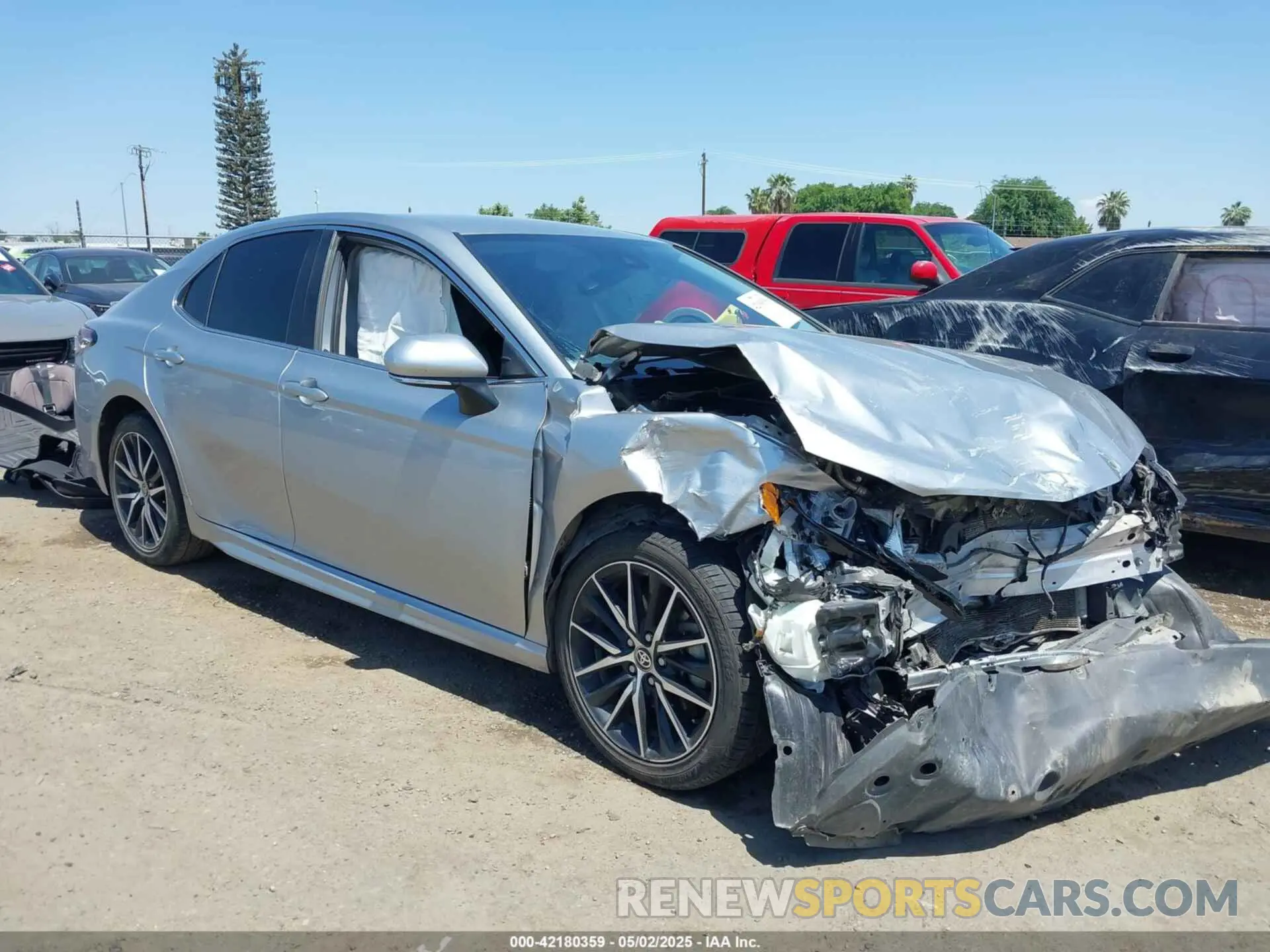 13 Photograph of a damaged car 4T1T11AK4MU532359 TOYOTA CAMRY 2021