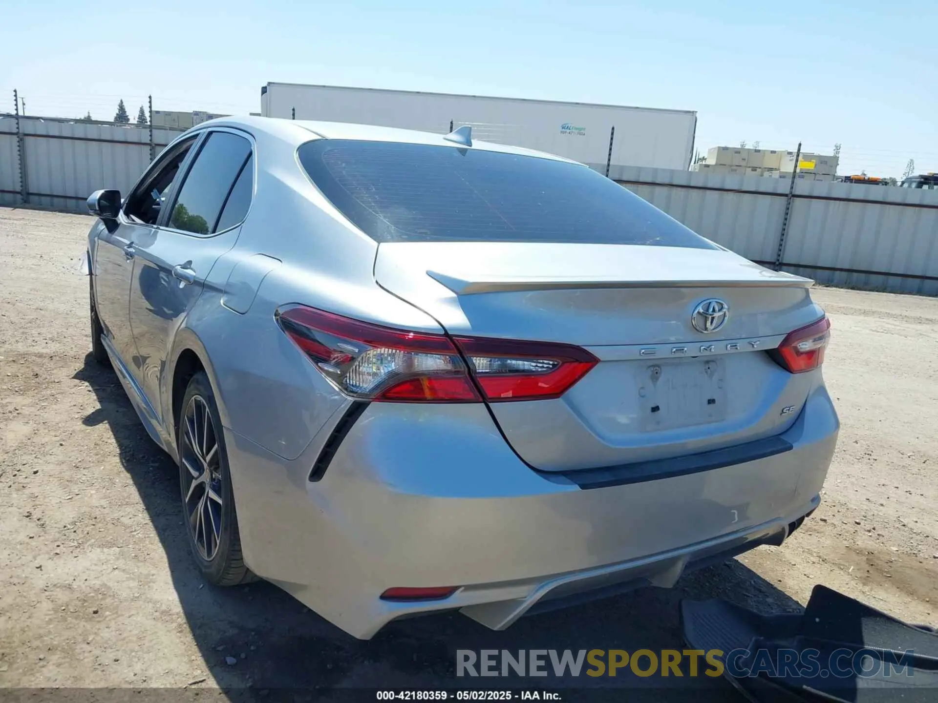 3 Photograph of a damaged car 4T1T11AK4MU532359 TOYOTA CAMRY 2021
