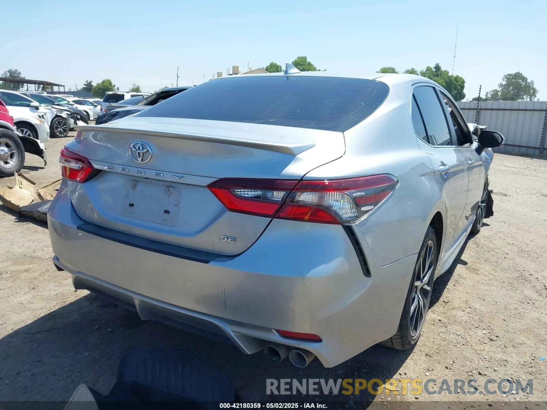 4 Photograph of a damaged car 4T1T11AK4MU532359 TOYOTA CAMRY 2021