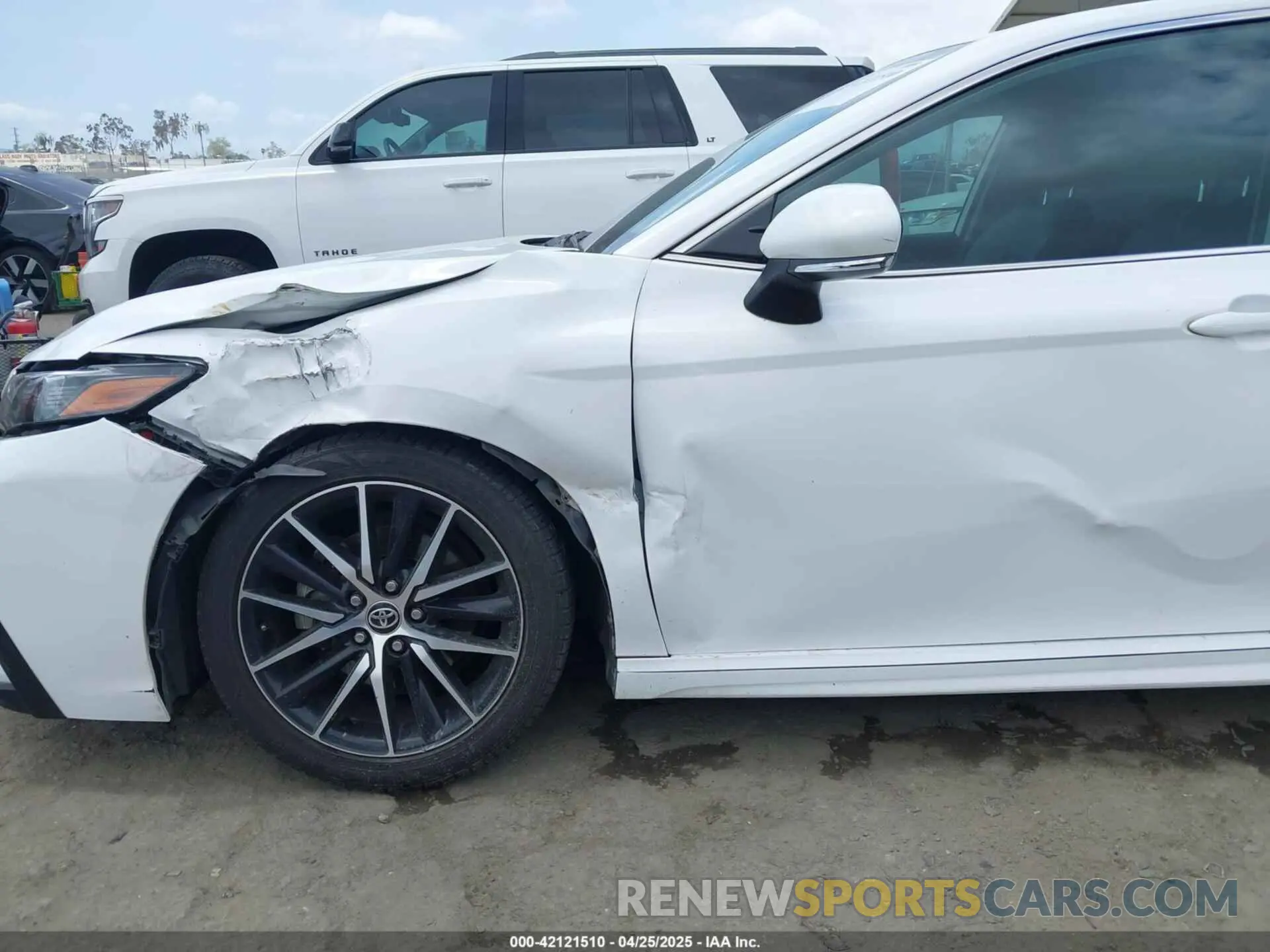 17 Photograph of a damaged car 4T1T11AK4MU603821 TOYOTA CAMRY 2021