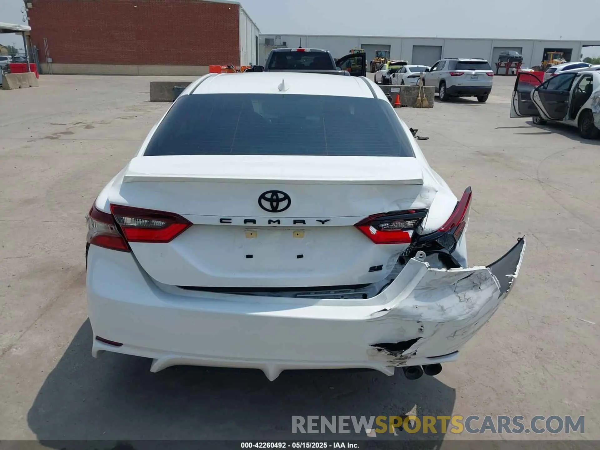 16 Photograph of a damaged car 4T1T11AK4MU617198 TOYOTA CAMRY 2021