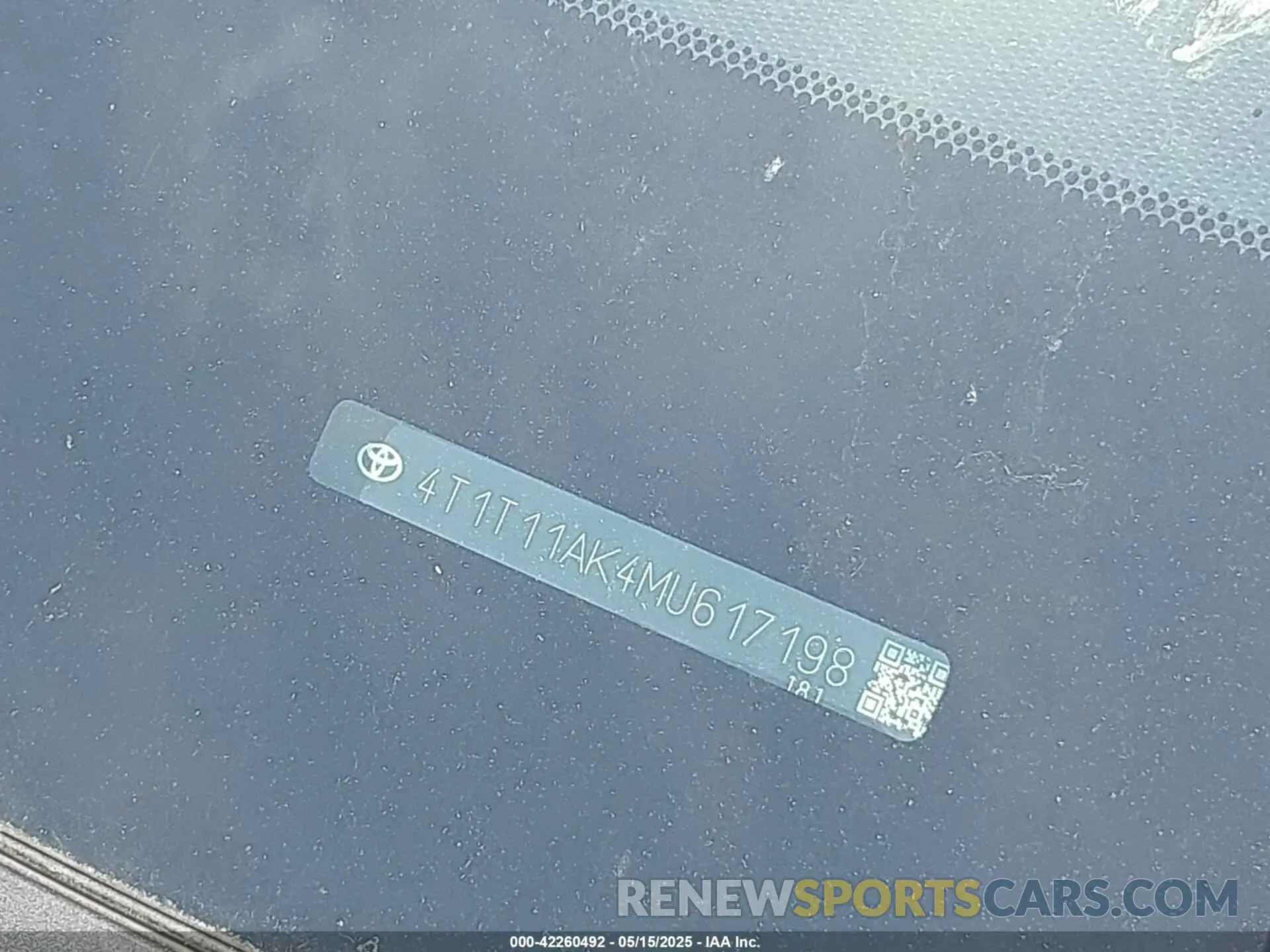 17 Photograph of a damaged car 4T1T11AK4MU617198 TOYOTA CAMRY 2021