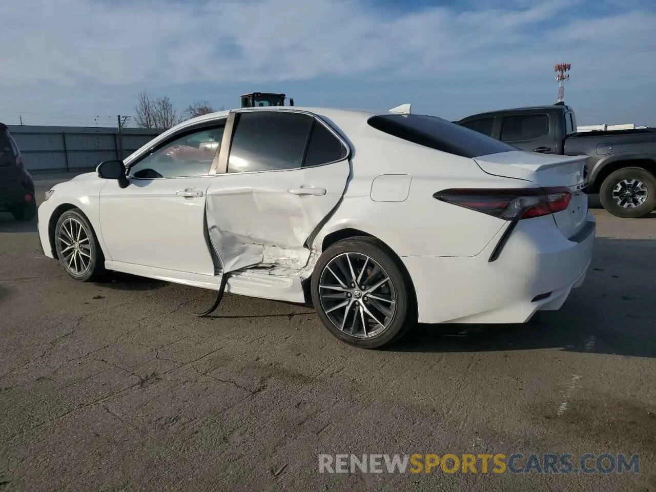 2 Фотография поврежденного автомобиля 4T1T11AK5MU432626 TOYOTA CAMRY 2021
