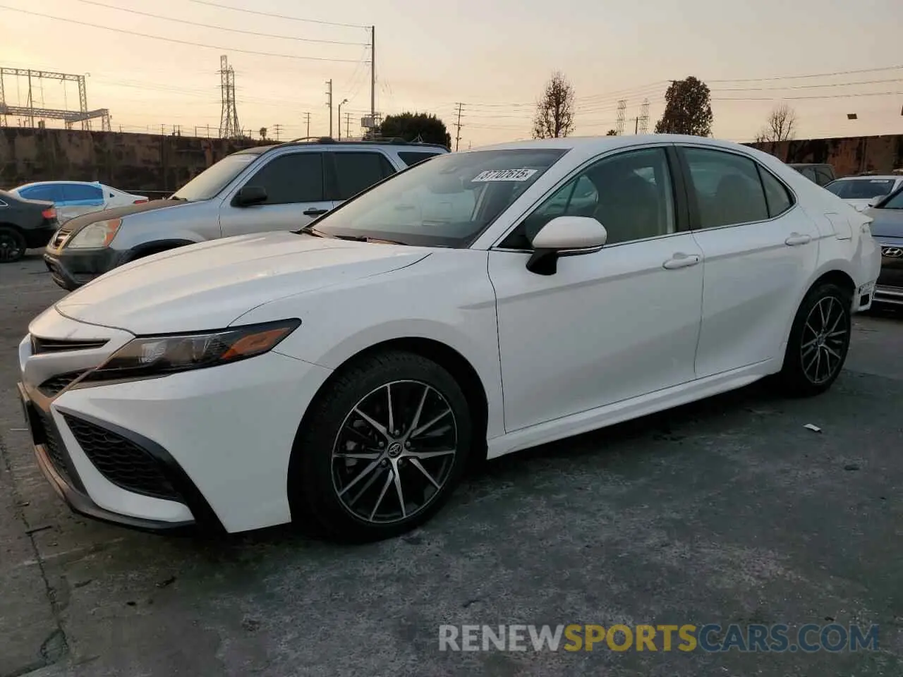 1 Photograph of a damaged car 4T1T11AK5MU558839 TOYOTA CAMRY 2021