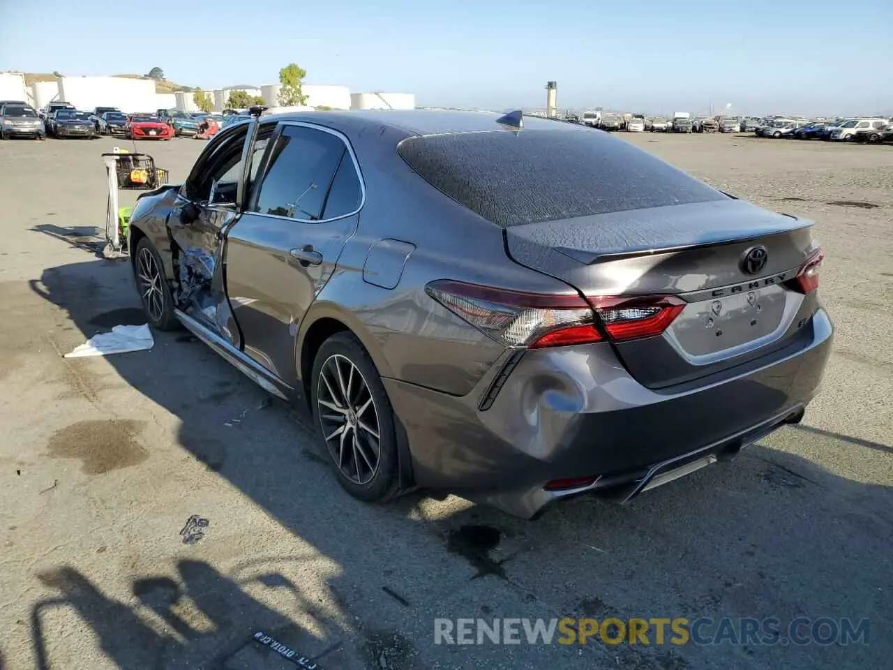 2 Photograph of a damaged car 4T1T11AK6MU495105 TOYOTA CAMRY 2021