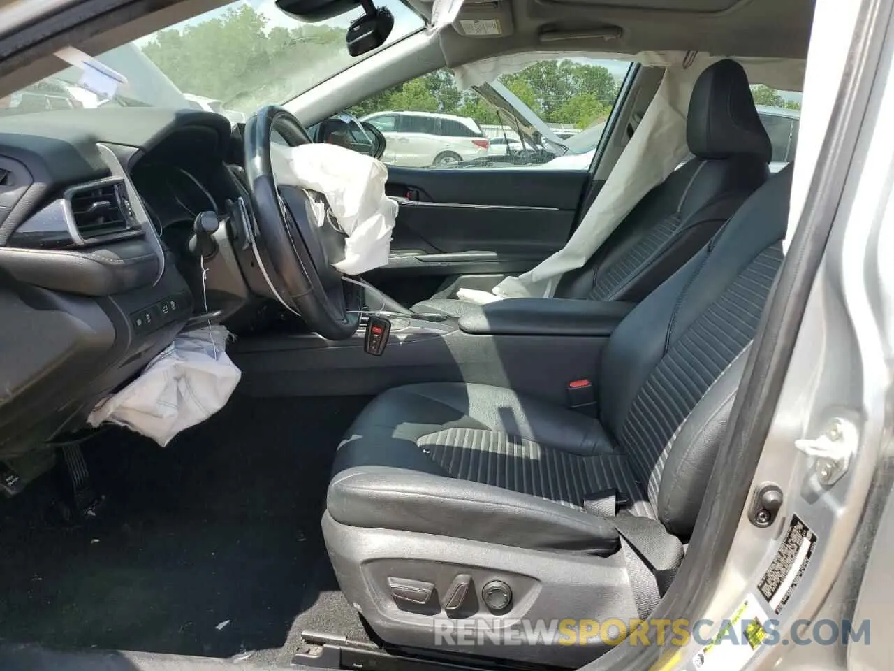 7 Photograph of a damaged car 4T1T11AK6MU589811 TOYOTA CAMRY 2021