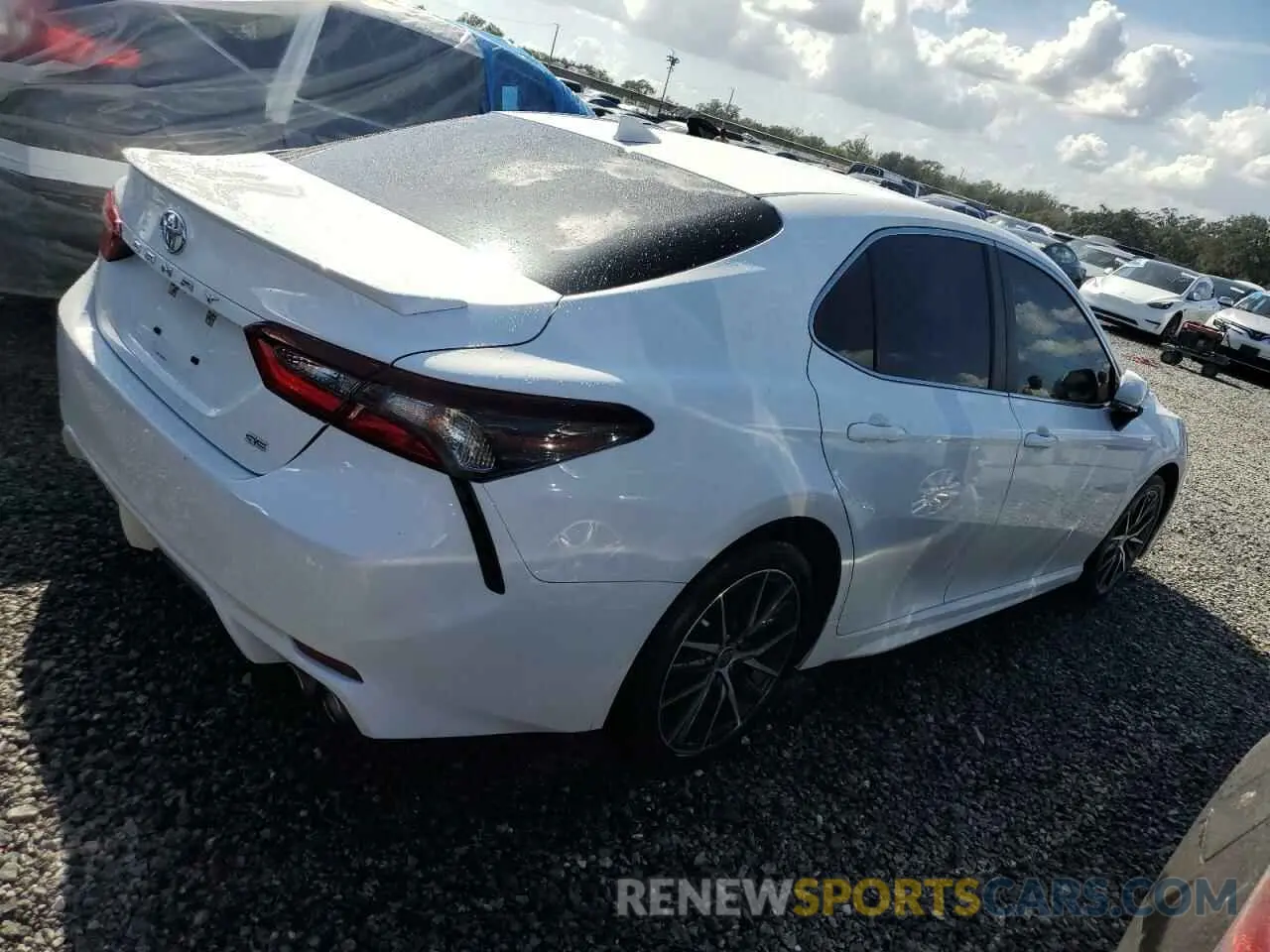 3 Photograph of a damaged car 4T1T11AK7MU477616 TOYOTA CAMRY 2021