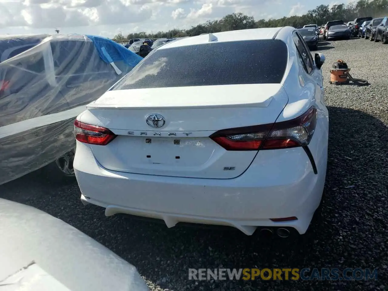 6 Photograph of a damaged car 4T1T11AK7MU477616 TOYOTA CAMRY 2021