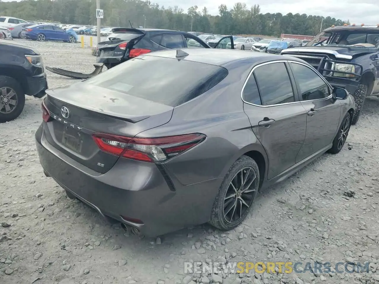 3 Фотография поврежденного автомобиля 4T1T11AK7MU483450 TOYOTA CAMRY 2021