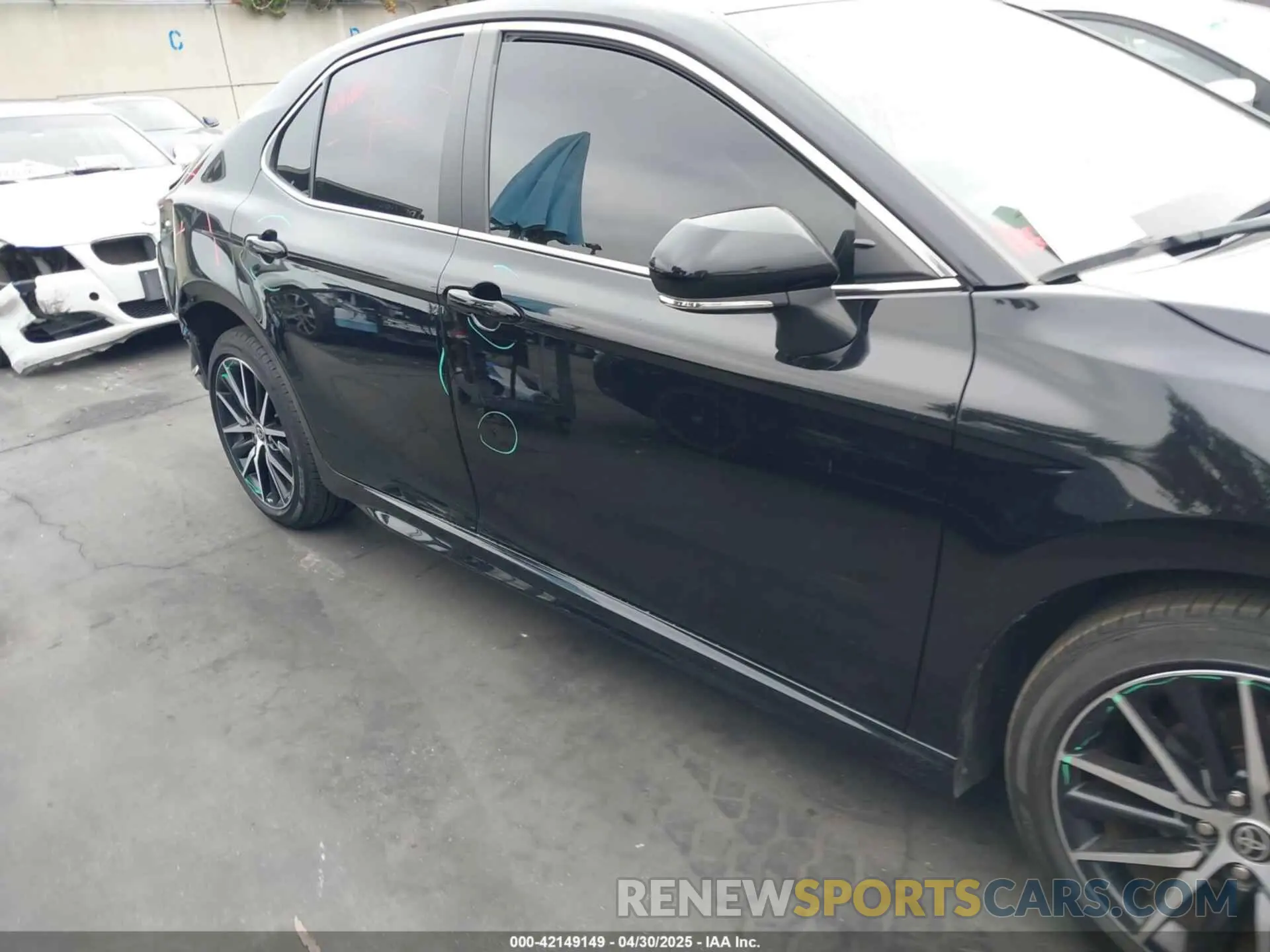 14 Photograph of a damaged car 4T1T11AK7MU546224 TOYOTA CAMRY 2021
