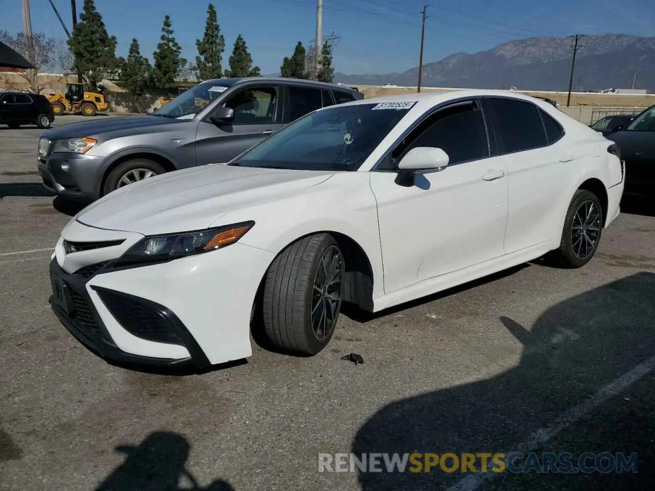 1 Photograph of a damaged car 4T1T11AK7MU551746 TOYOTA CAMRY 2021