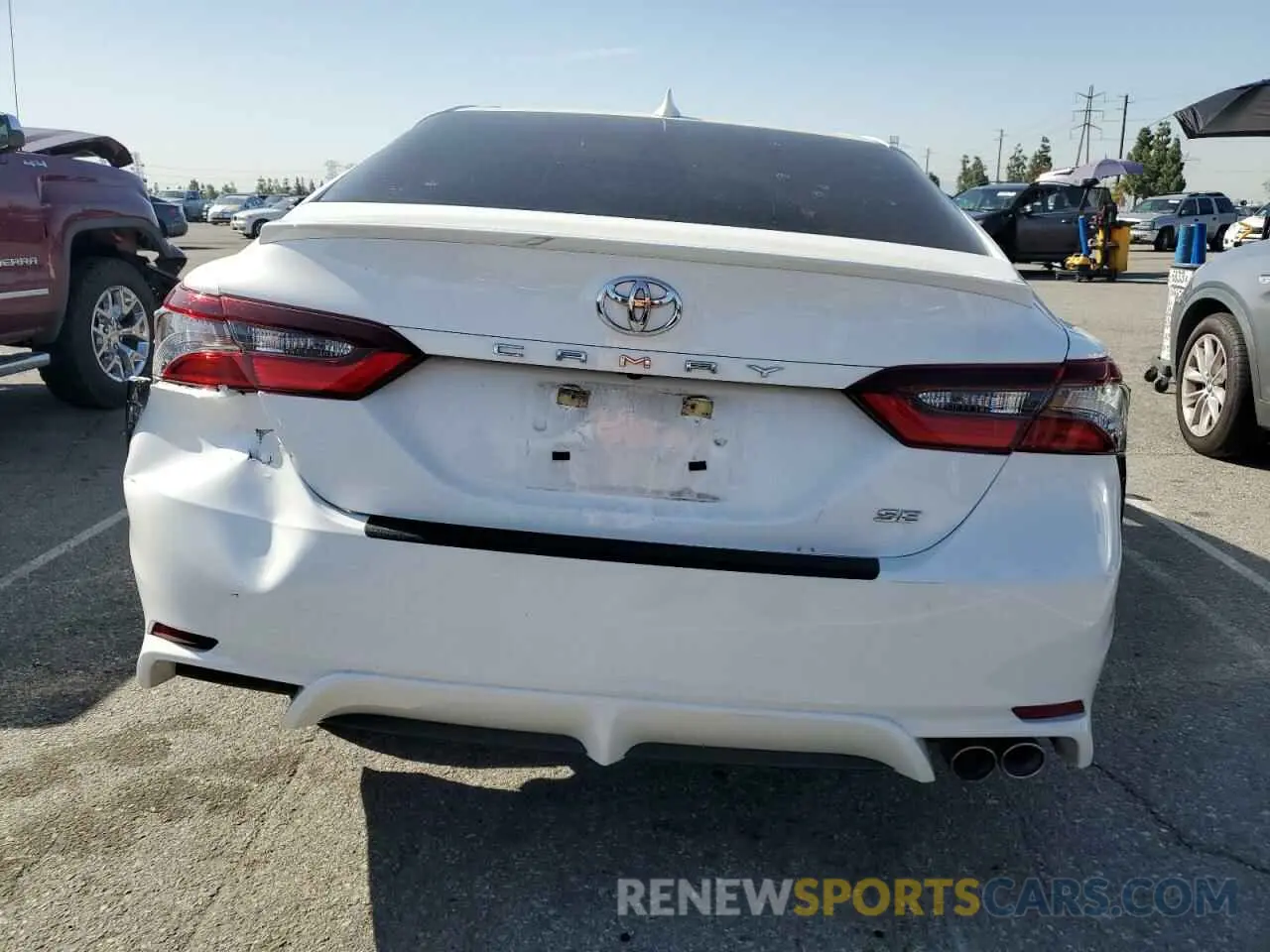 6 Photograph of a damaged car 4T1T11AK7MU551746 TOYOTA CAMRY 2021