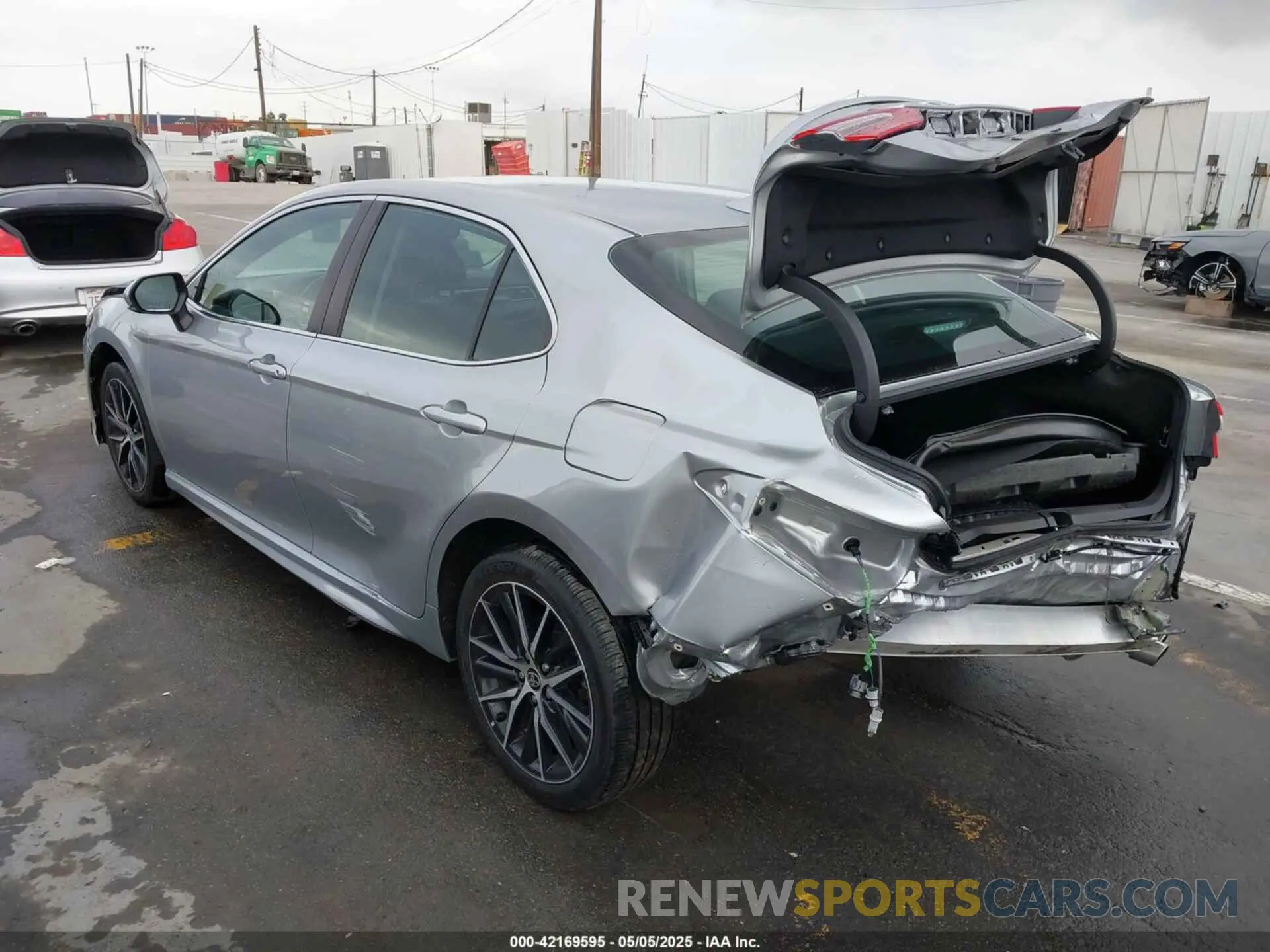 3 Фотография поврежденного автомобиля 4T1T11AK7MU563461 TOYOTA CAMRY 2021