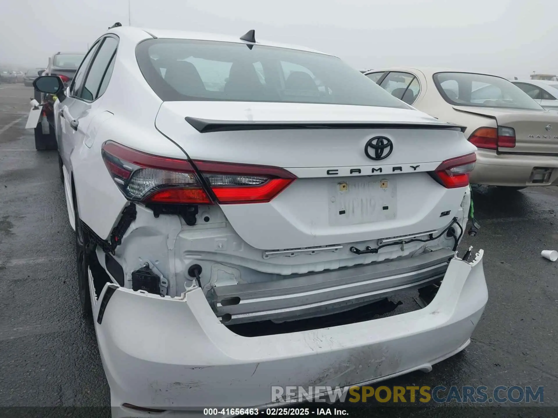 6 Photograph of a damaged car 4T1T11AK8MU443281 TOYOTA CAMRY 2021