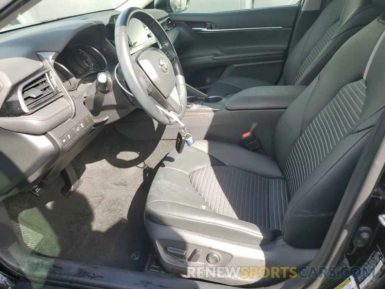 7 Photograph of a damaged car 4T1T11AK8MU529948 TOYOTA CAMRY 2021