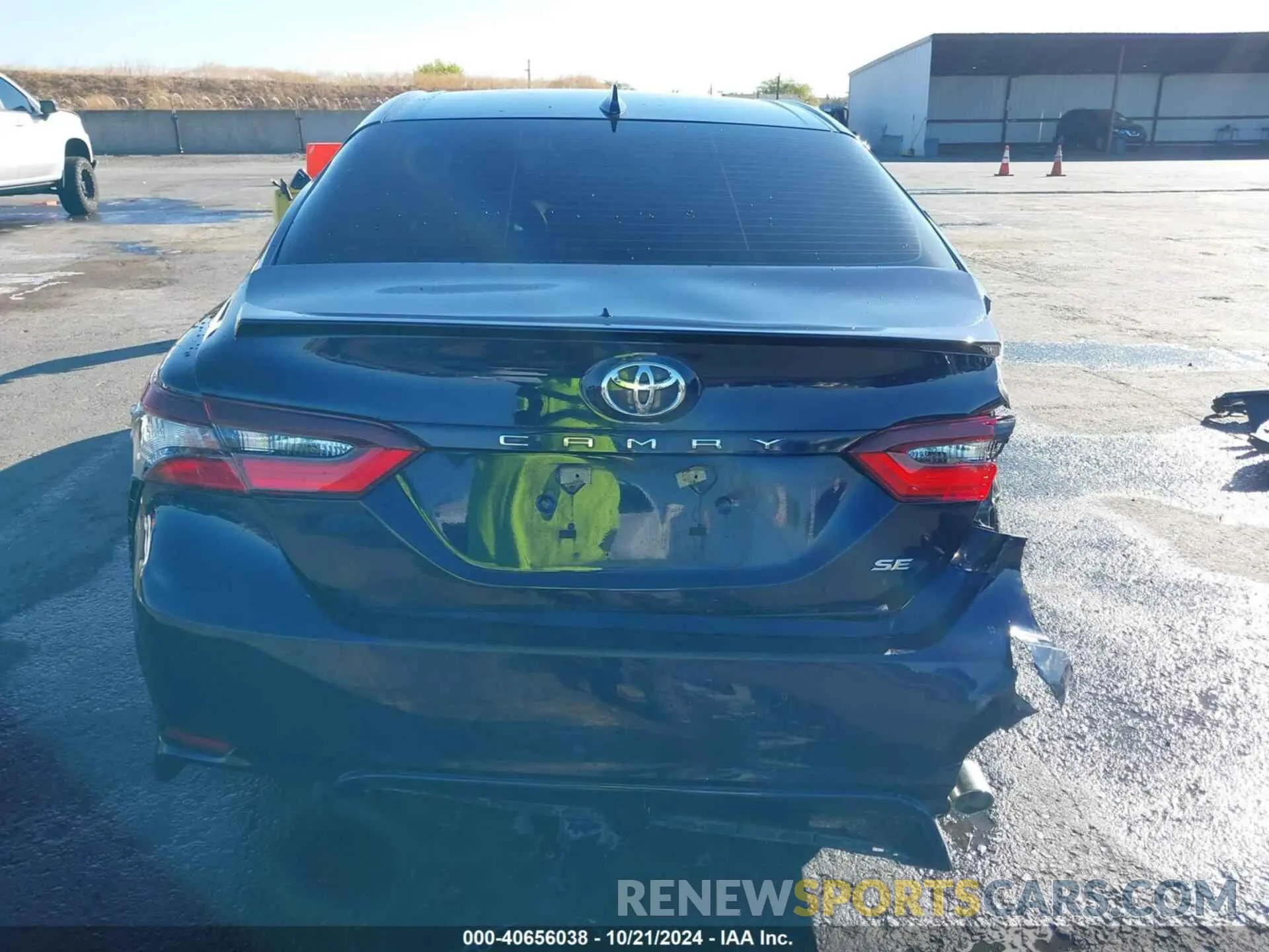 17 Photograph of a damaged car 4T1T11AK8MU538004 TOYOTA CAMRY 2021
