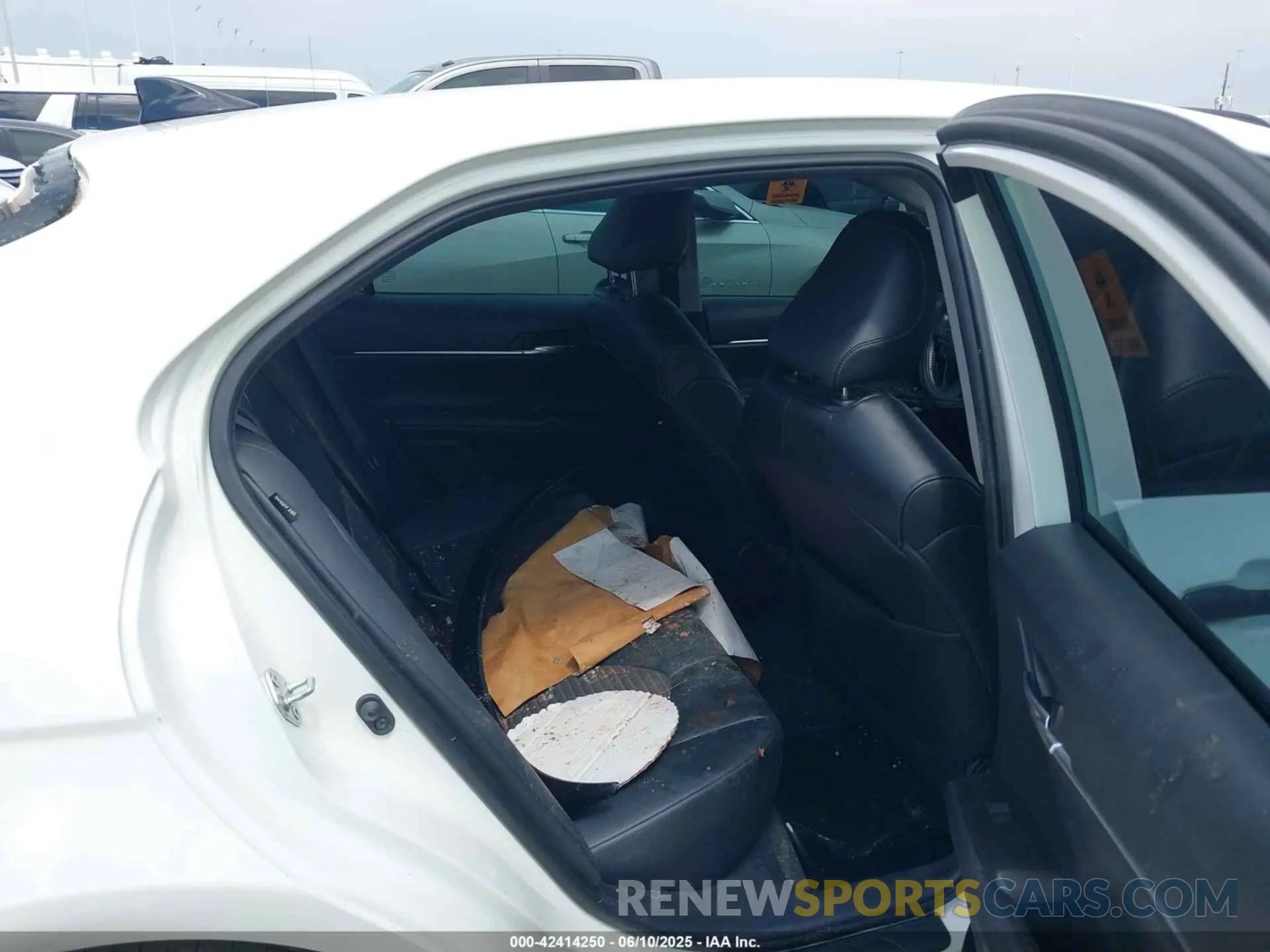 8 Photograph of a damaged car 4T1T11AKXMU494992 TOYOTA CAMRY 2021