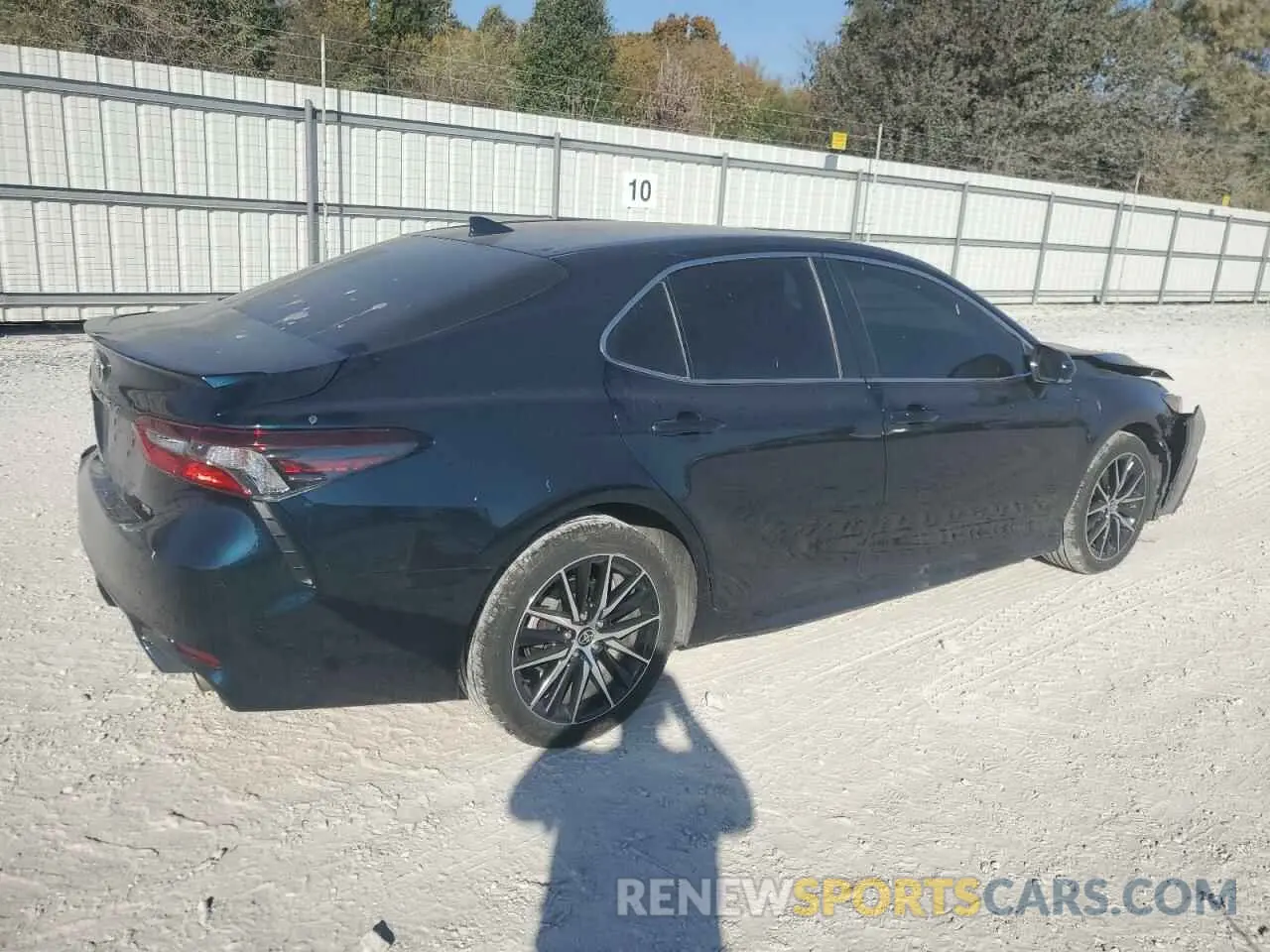 3 Фотография поврежденного автомобиля 4T1T11AKXMU558741 TOYOTA CAMRY 2021
