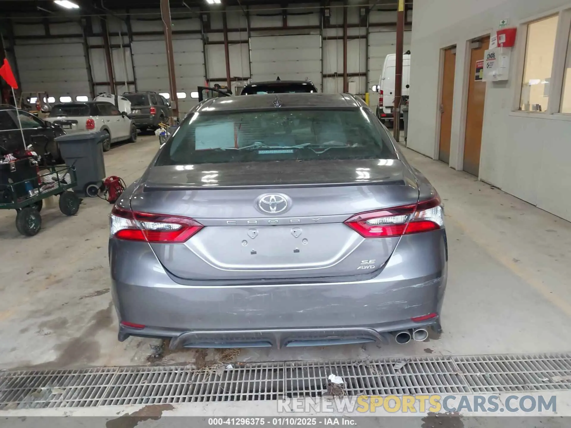 15 Photograph of a damaged car 4T1T11BK7MU028791 TOYOTA CAMRY 2021