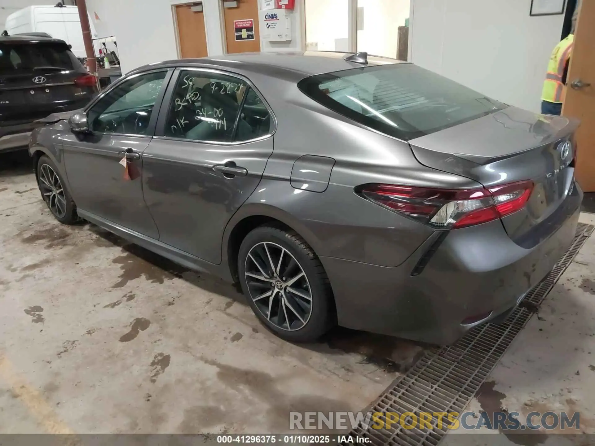 3 Photograph of a damaged car 4T1T11BK7MU028791 TOYOTA CAMRY 2021